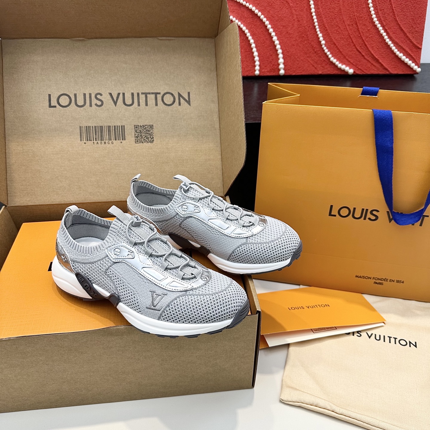 LOUIS VUITTON sneakers minimalistisch en modieus - premium versie