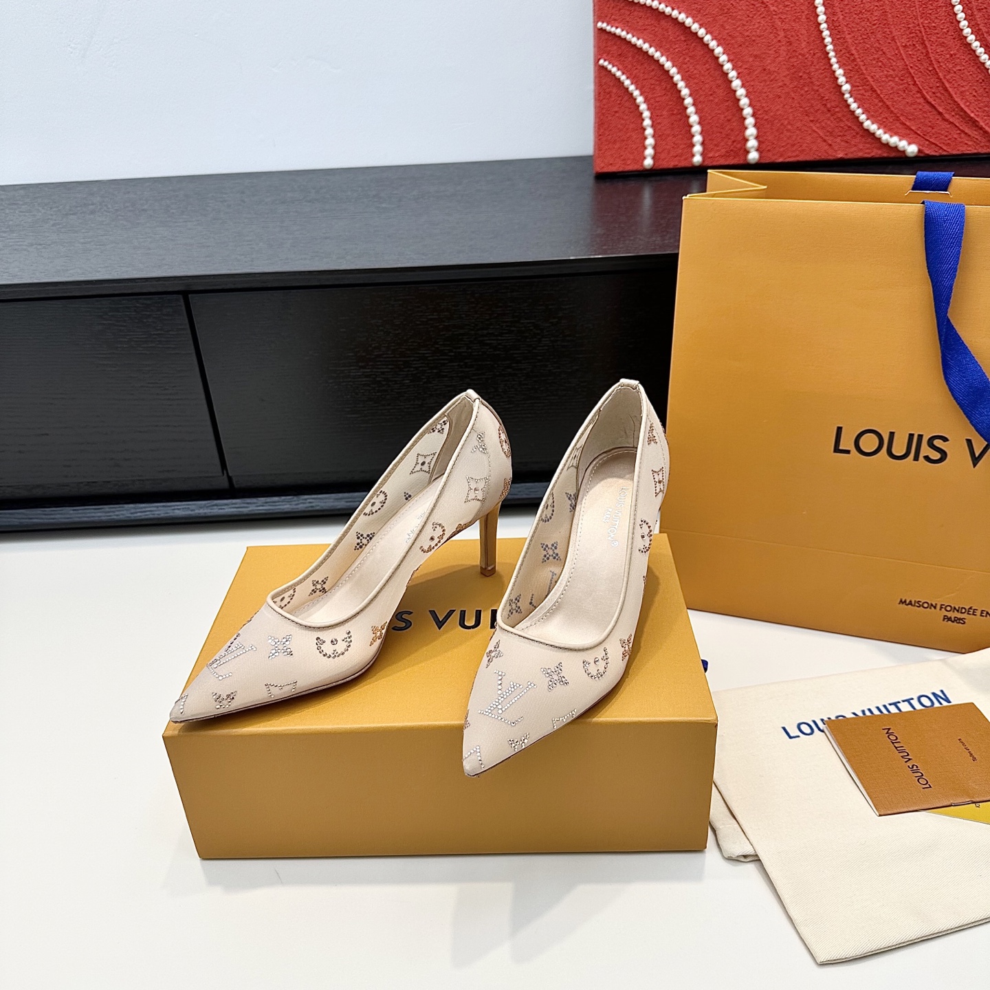 LOUIS VUITTON Escarpins Élégance Minimaliste - Version Premium