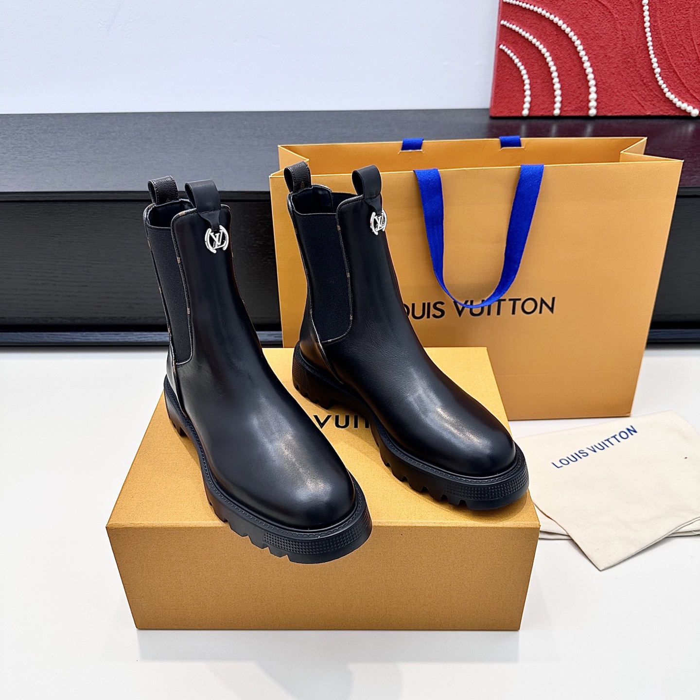 LOUIS VUITTON Bottes - Style simple et élégant - Version premium