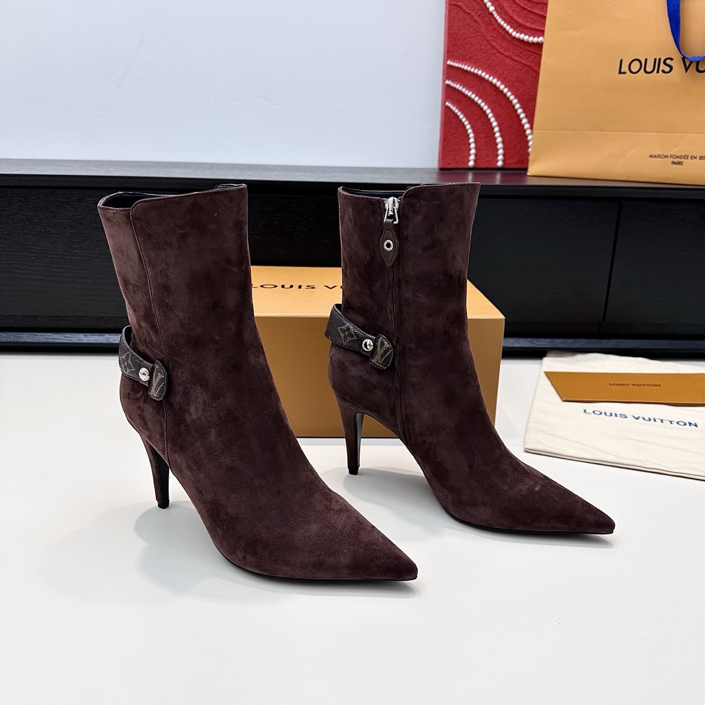 LOUIS VUITTON Bottes élégantes et tendance - Version premium