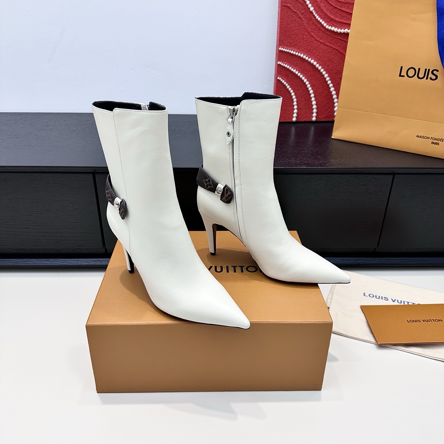 LOUIS VUITTON Bottes élégantes et modernes - Version premium