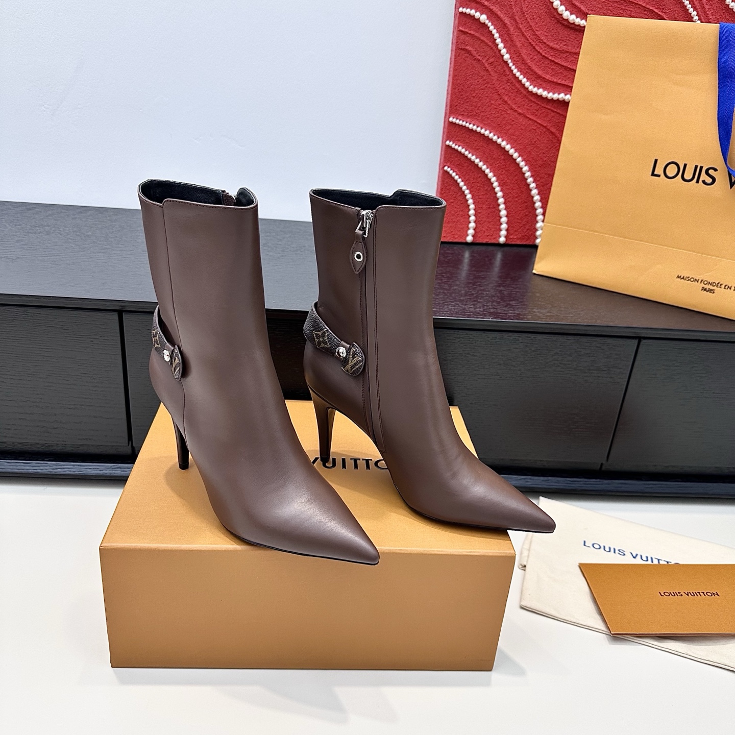 LOUIS VUITTON Bottes élégantes et modernes - version premium