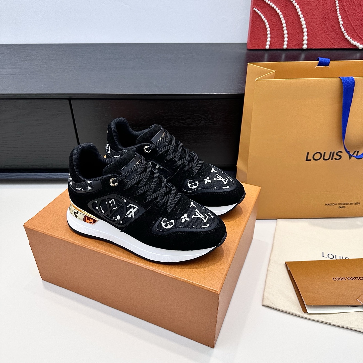 LOUIS VUITTON sneakers minimalistisch en modieus - premium versie