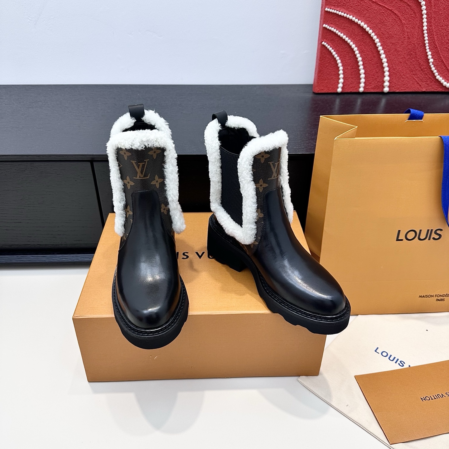 LOUIS VUITTON Bottes - Style simple et élégant - Version premium