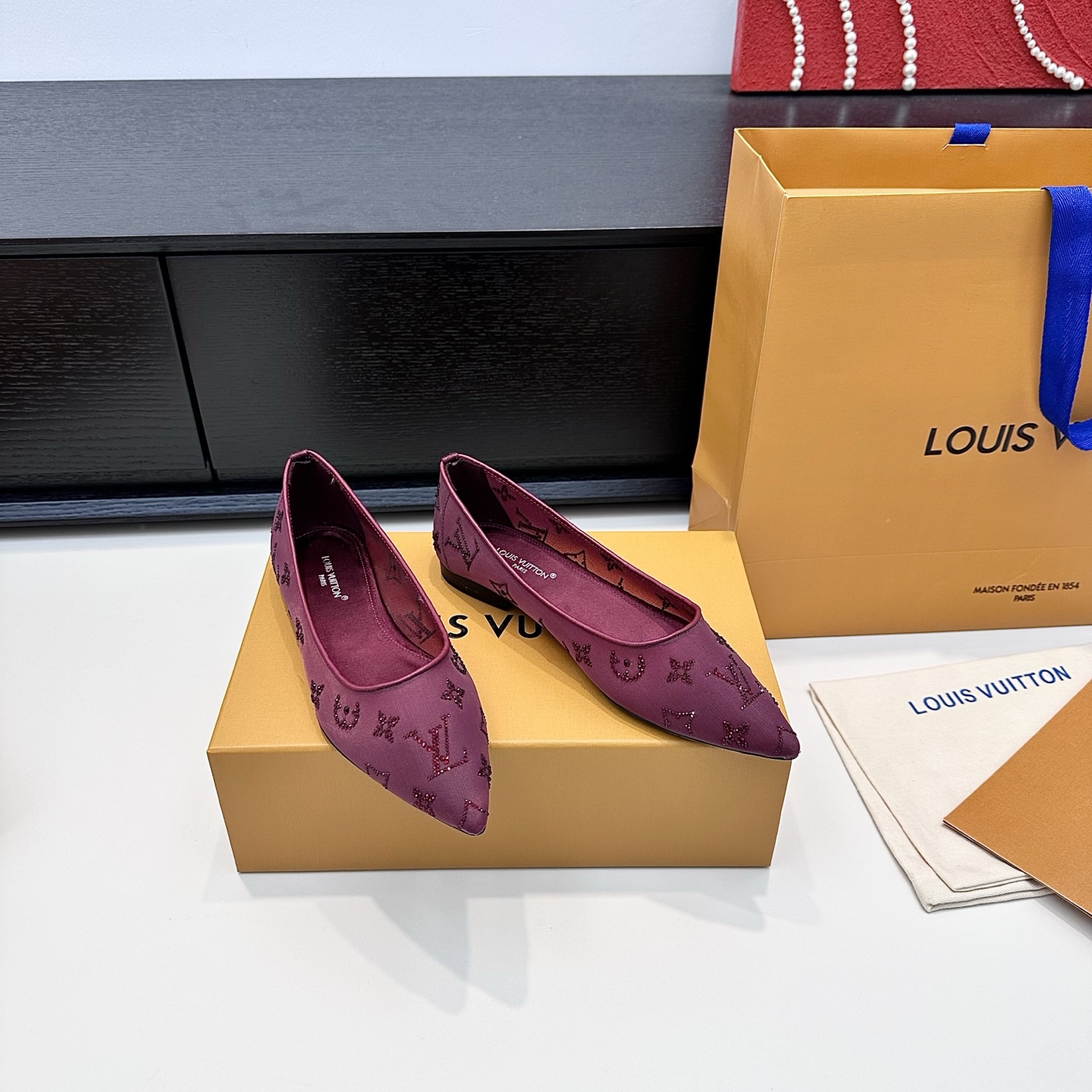 LOUIS VUITTON chaussures plates élégantes et modernes - version premium