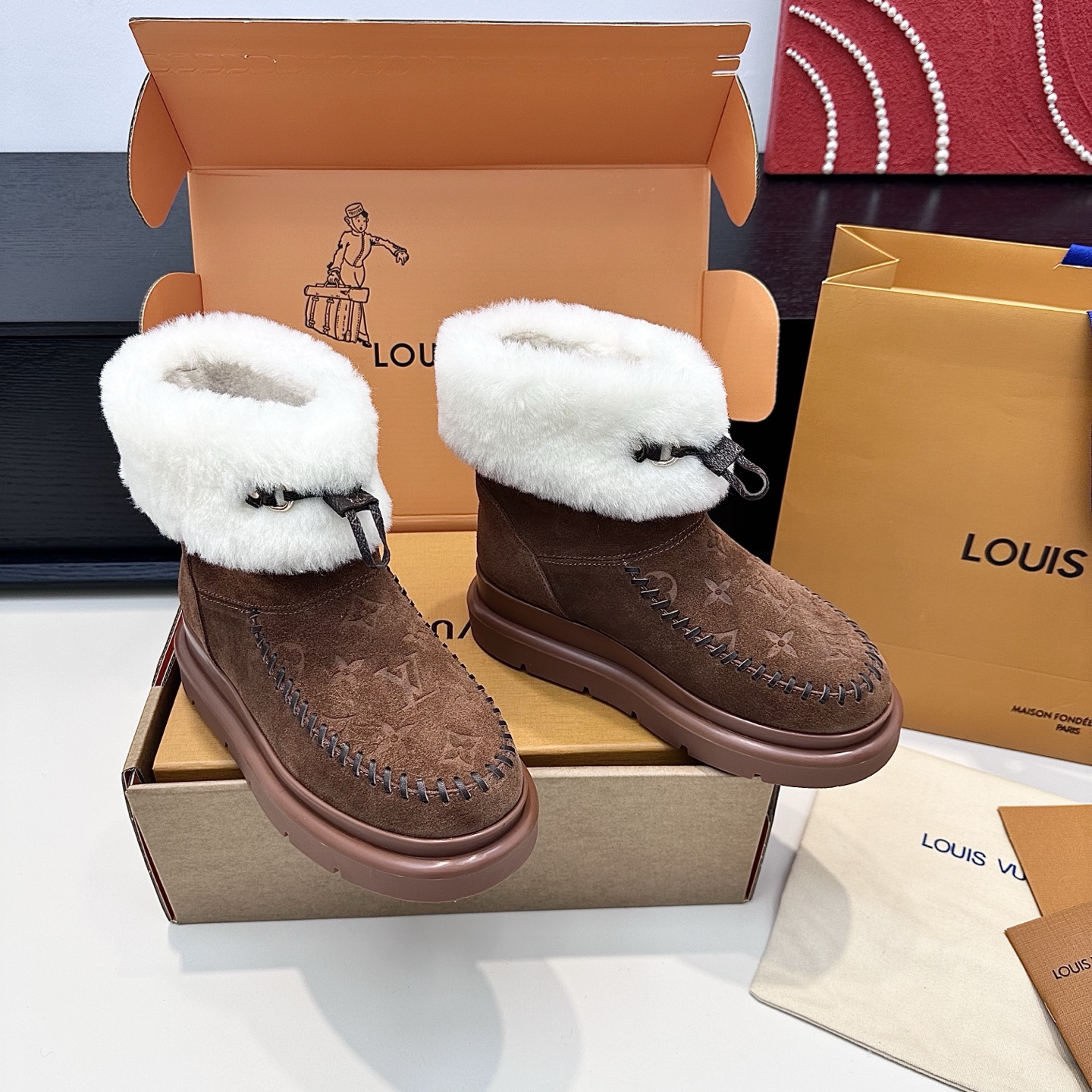 LOUIS VUITTON Boots Simple and Stylish - Premium Version