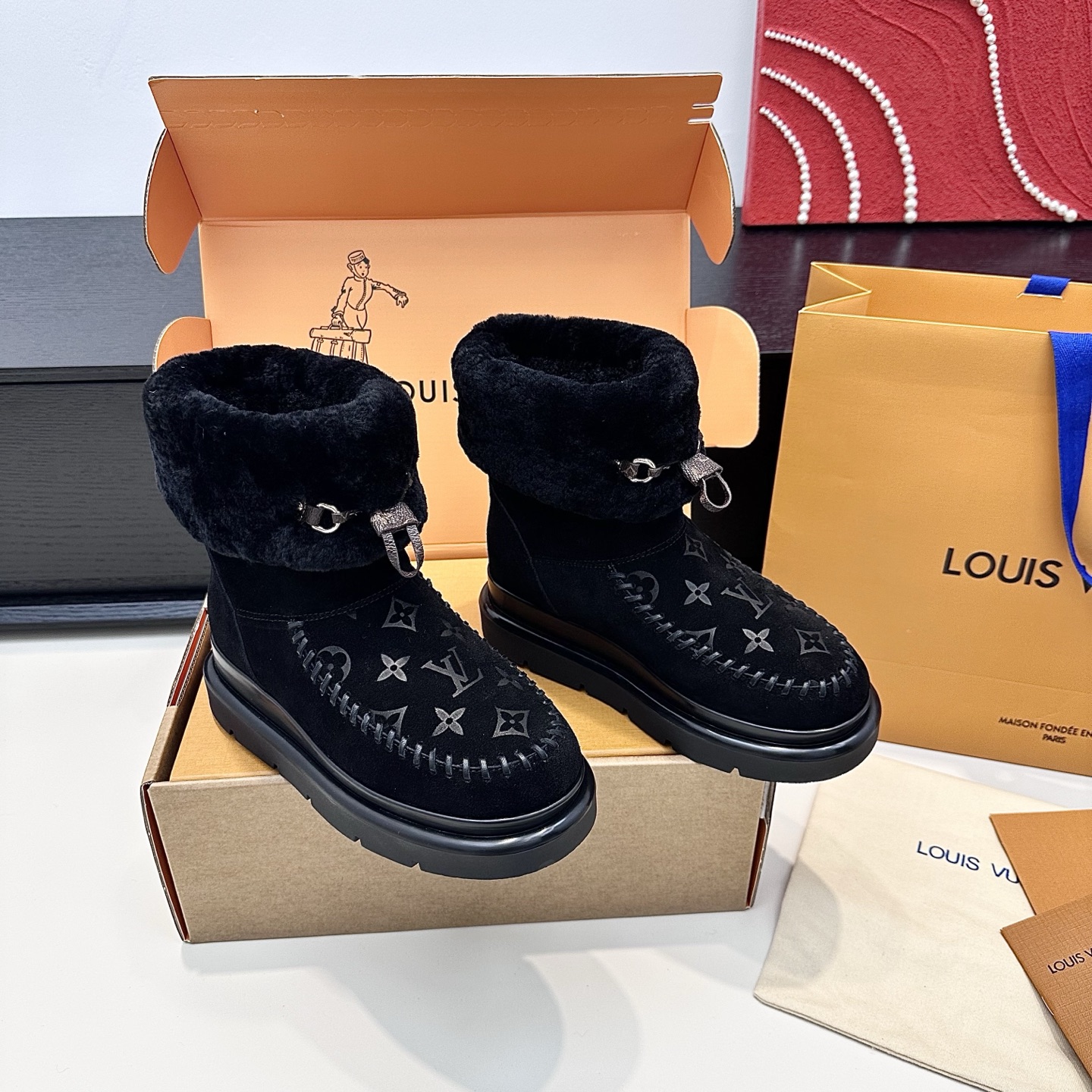 LOUIS VUITTON Boots Simple and Stylish - Premium Version