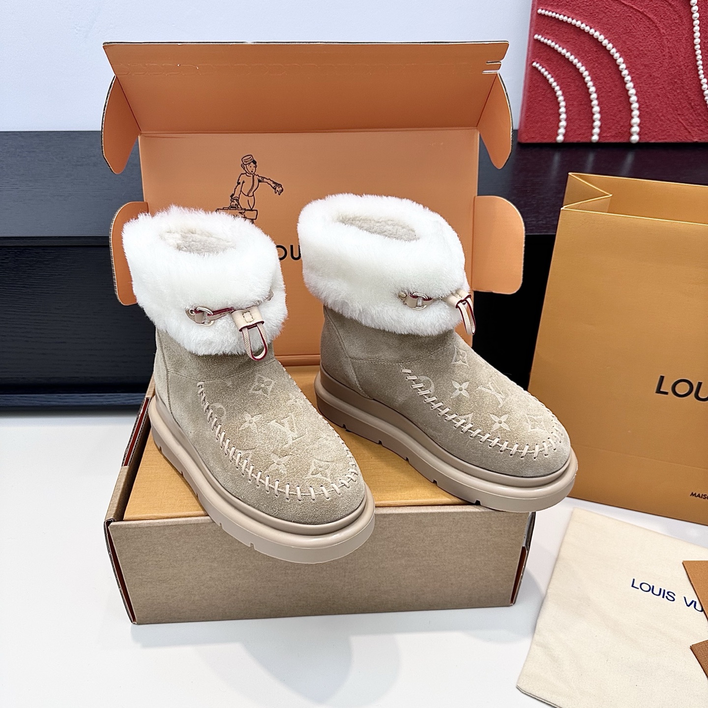 LOUIS VUITTON Boots Simple and Stylish - Premium Version