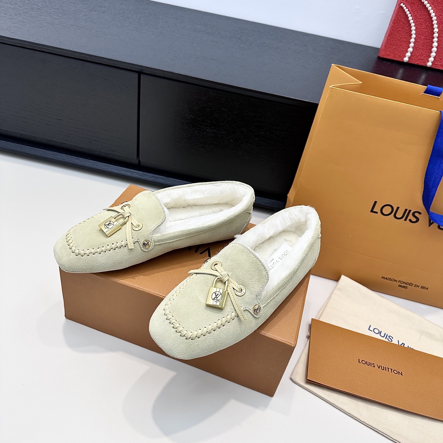 LOUIS VUITTON 로퍼 심플하고 세련된-프리미엄 버전