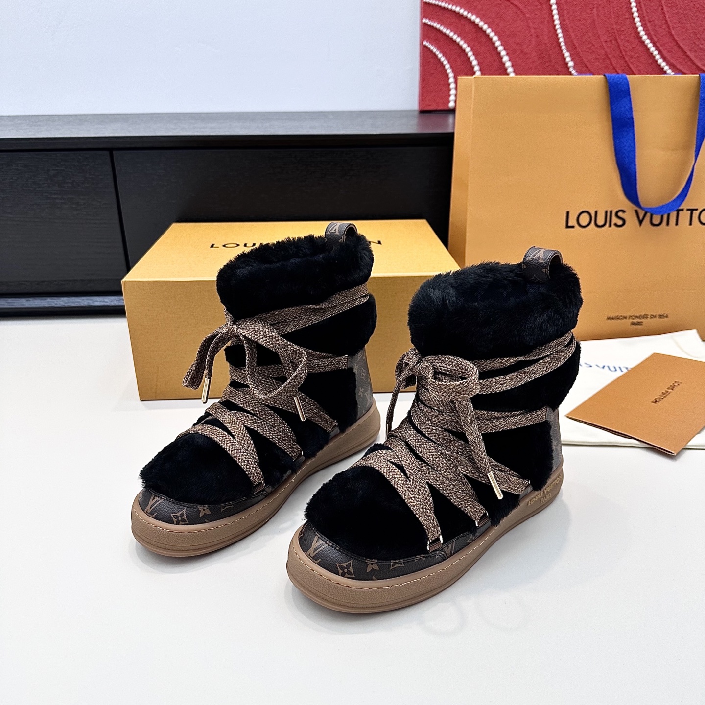 LOUIS VUITTON Boots Simple and Stylish - Premium Version