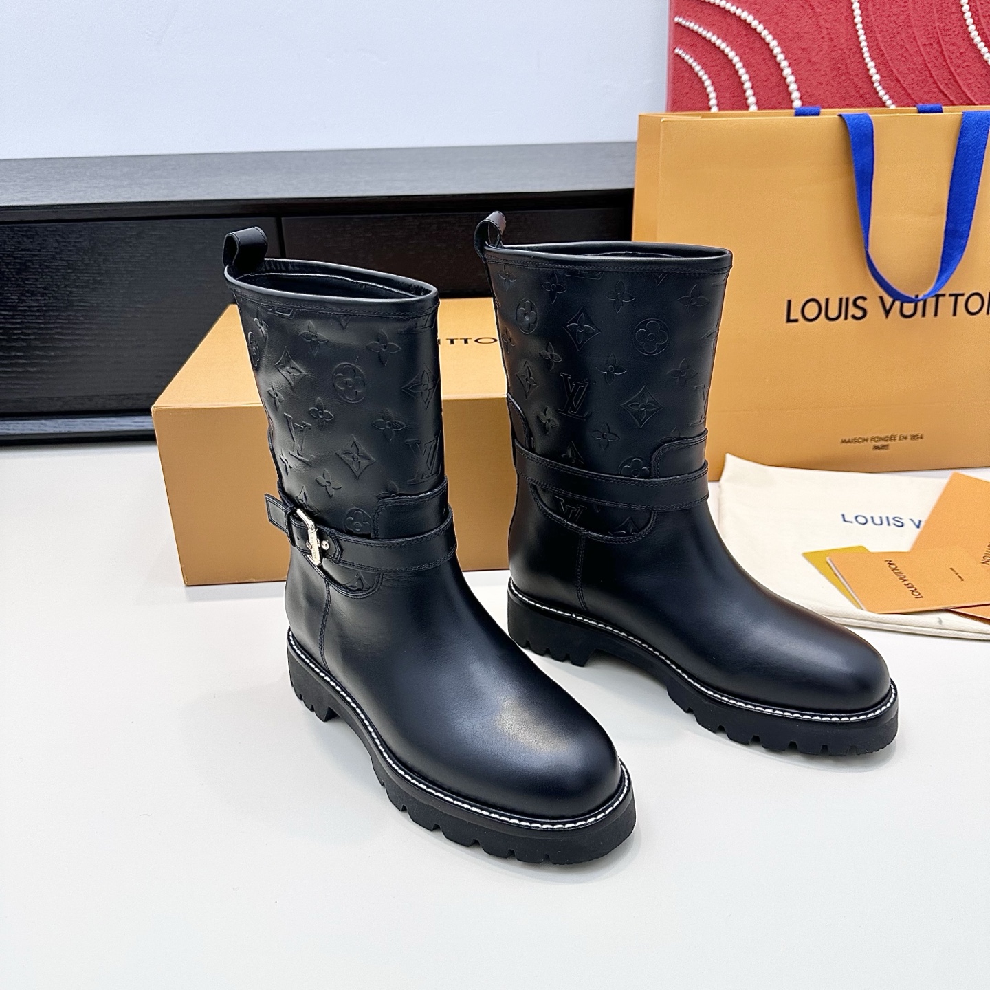 LOUIS VUITTON Boots Simple and Stylish - Premium Version