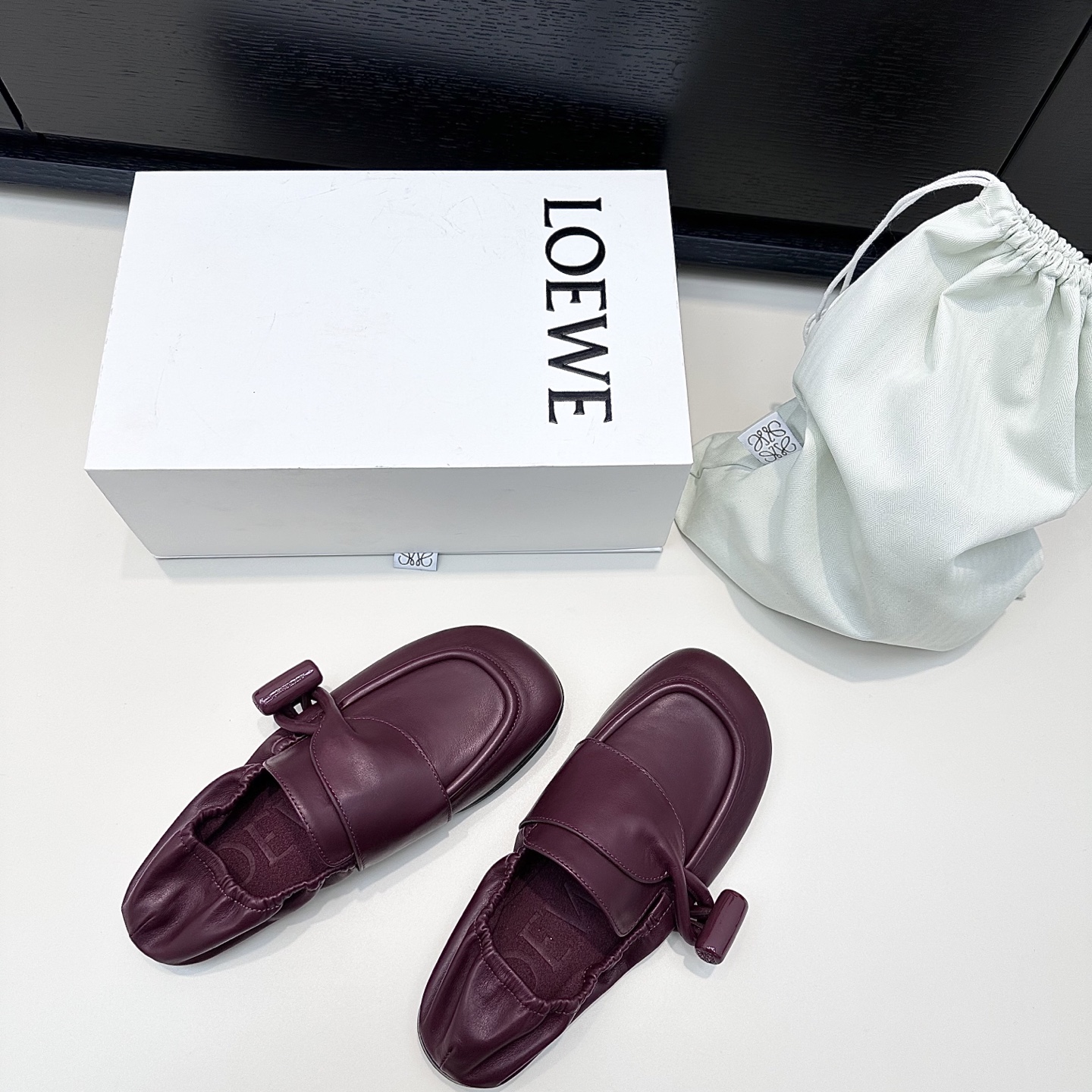 Loewe LOEWE 罗意威新款 toggle纽扣乐福鞋，承包一整个春天的松弛感