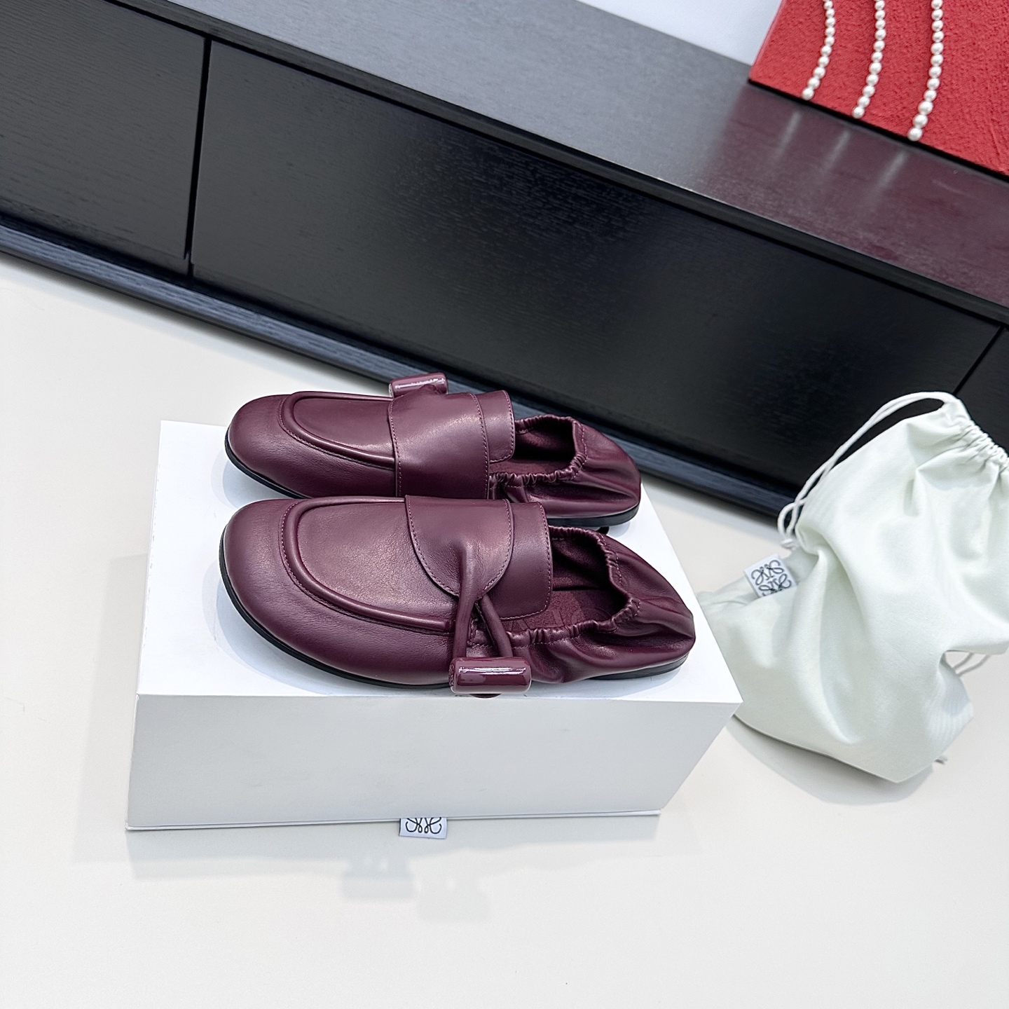 Loewe LOEWE 罗意威新款 toggle纽扣乐福鞋，承包一整个春天的松弛感