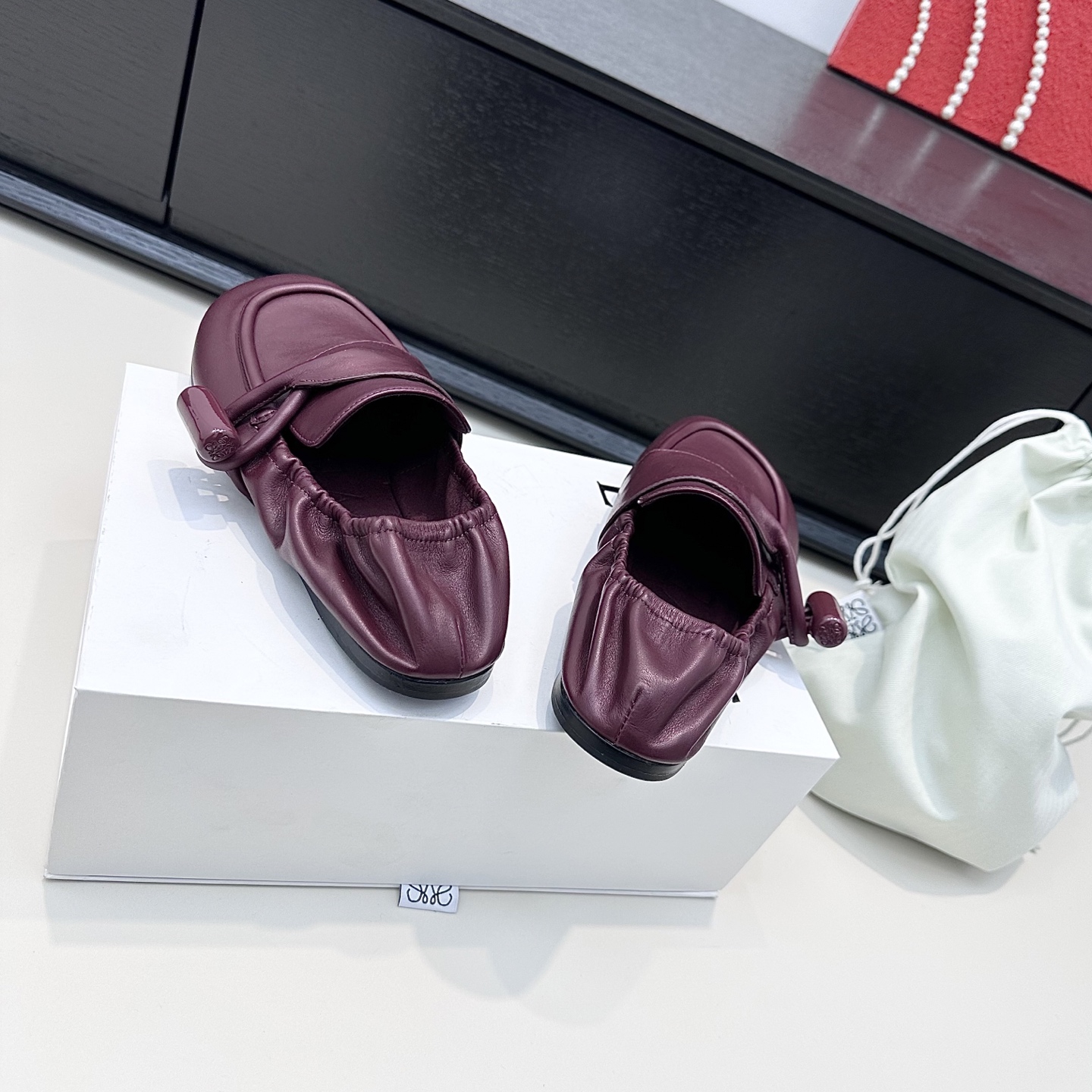 Loewe LOEWE 罗意威新款 toggle纽扣乐福鞋，承包一整个春天的松弛感