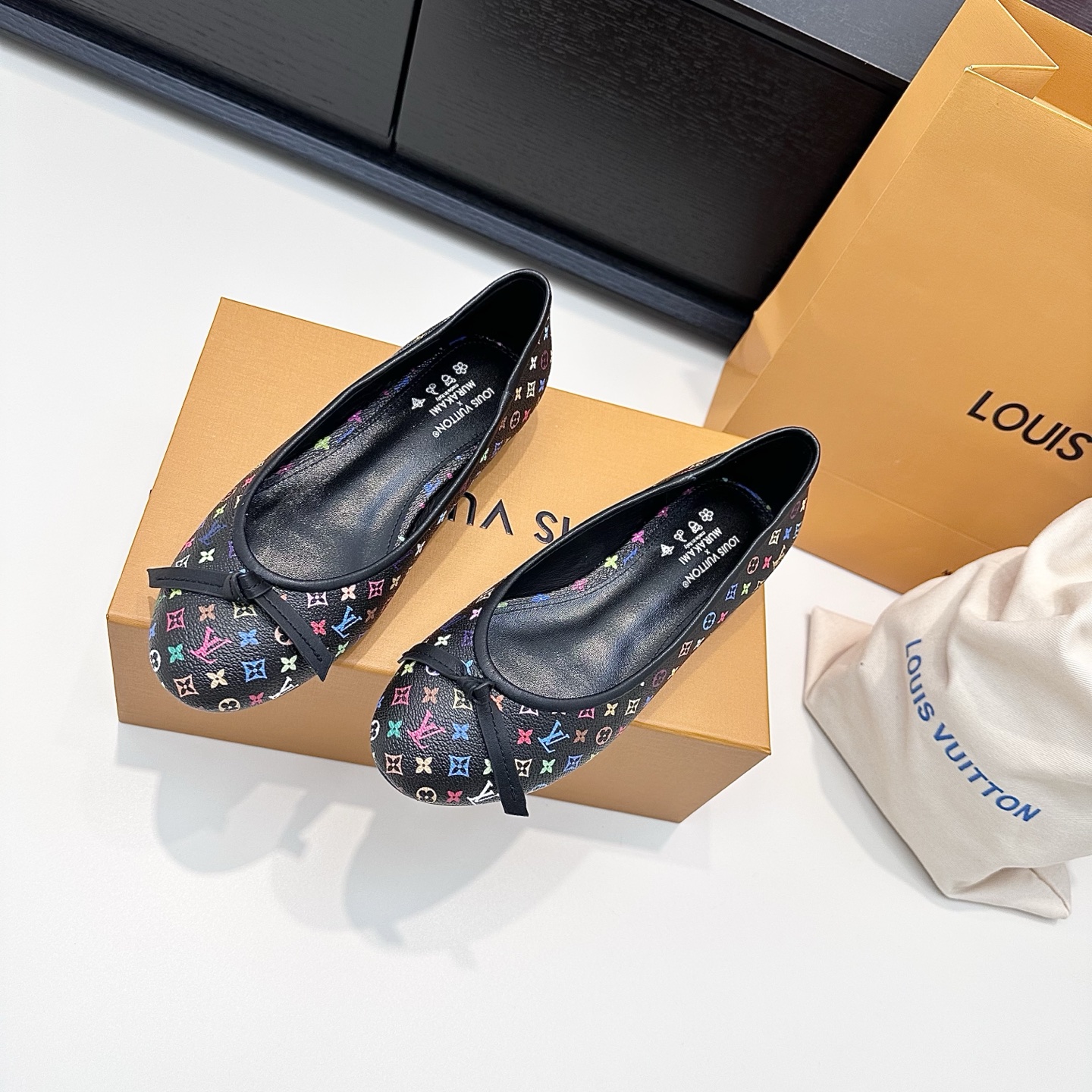 LOUIS VUITTON Mary Jane shoes - minimalist fashion - premium version