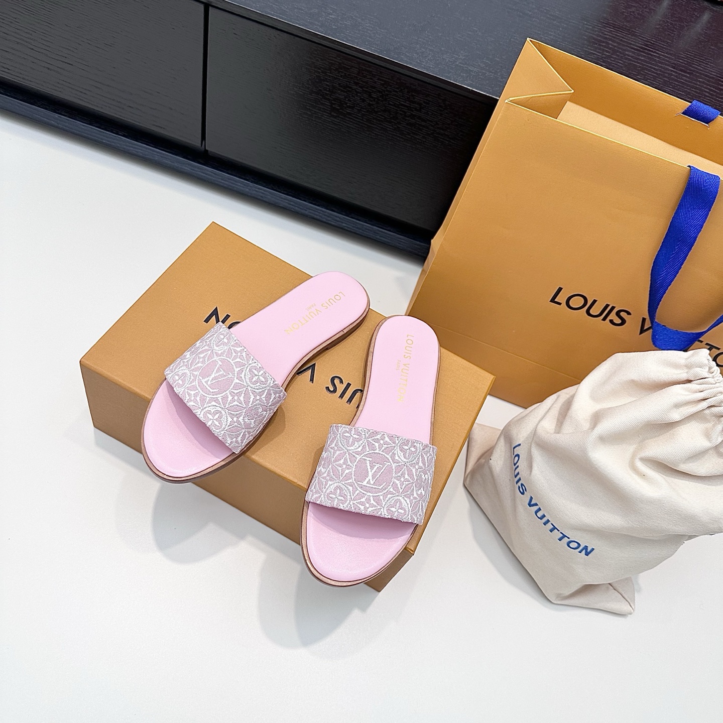 LOUIS VUITTON Sakura Pink Embroidered Sandals Elegant and Luxurious - Top Version