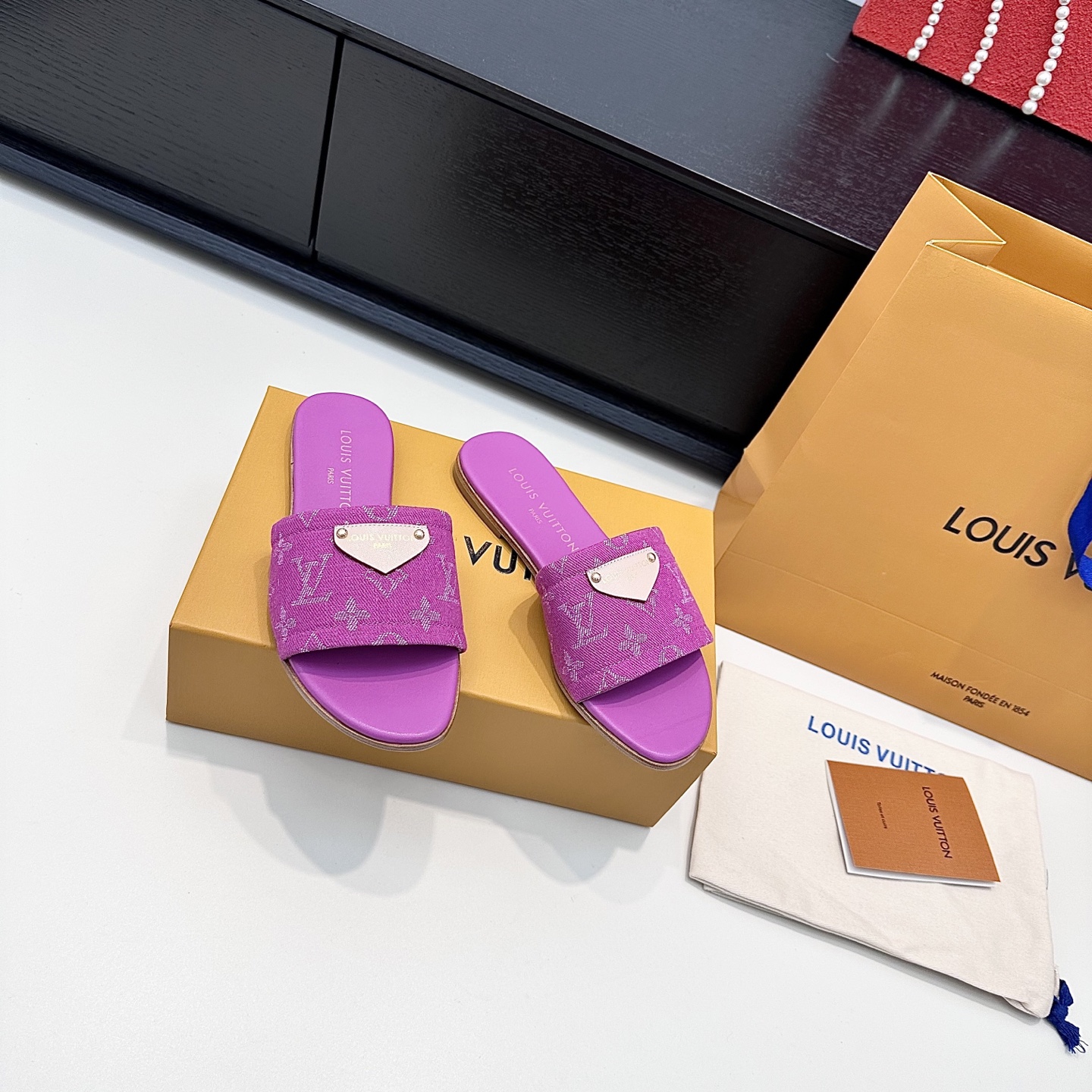 LOUIS VUITTON Flat Slide Sandals Casual Luxury - Top Version