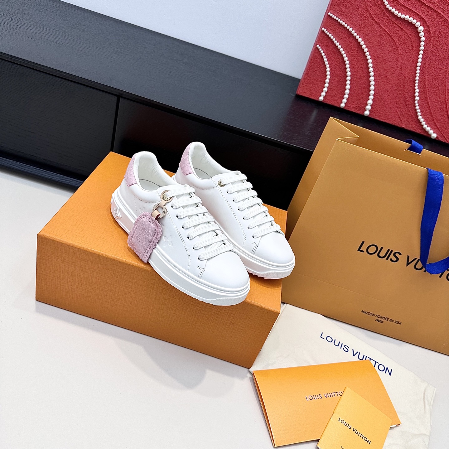 LOUIS VUITTON スニーカー シンプルでスタイリッシュ-ハイエンドバージョン
