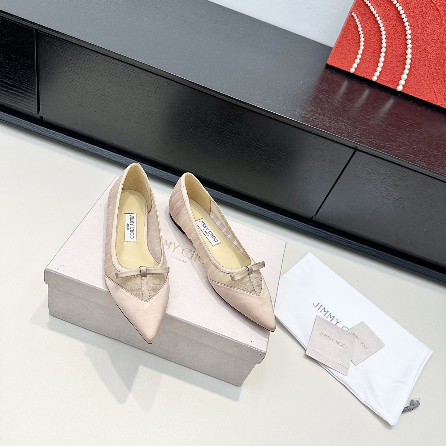 NO:929023,Jimmy choo Jimmy Choo's new Jc pointy bow mesh shoes. Pleated see-through mesh has delicate texture. Transparent mesh texture, soft and elegant. You can choose high or low heels. Versatile shoes that can be worn in all seasons. Low-key and elegant, suitable for all gentle outfits. Heel height: 35-39, custom-made 40.41. Heel height: 8.5cm 6.5cm. Flat bottom, high heels, jimmy choo, high heels.19860909Jimmy choo 周仰杰新款 Jc 尖头蝴蝶结网纱单鞋 褶皱透视网纱质感细腻 通透网纱肌理,柔和又显贵 高低跟任选,四季都能穿的百搭神鞋 低调显贵,适配所有温柔穿搭 跟高:35-39订做40.41 跟高:8.5cm 6.5cm 平底,高跟鞋单鞋,jimmy choo,high heels,Women's Shoes