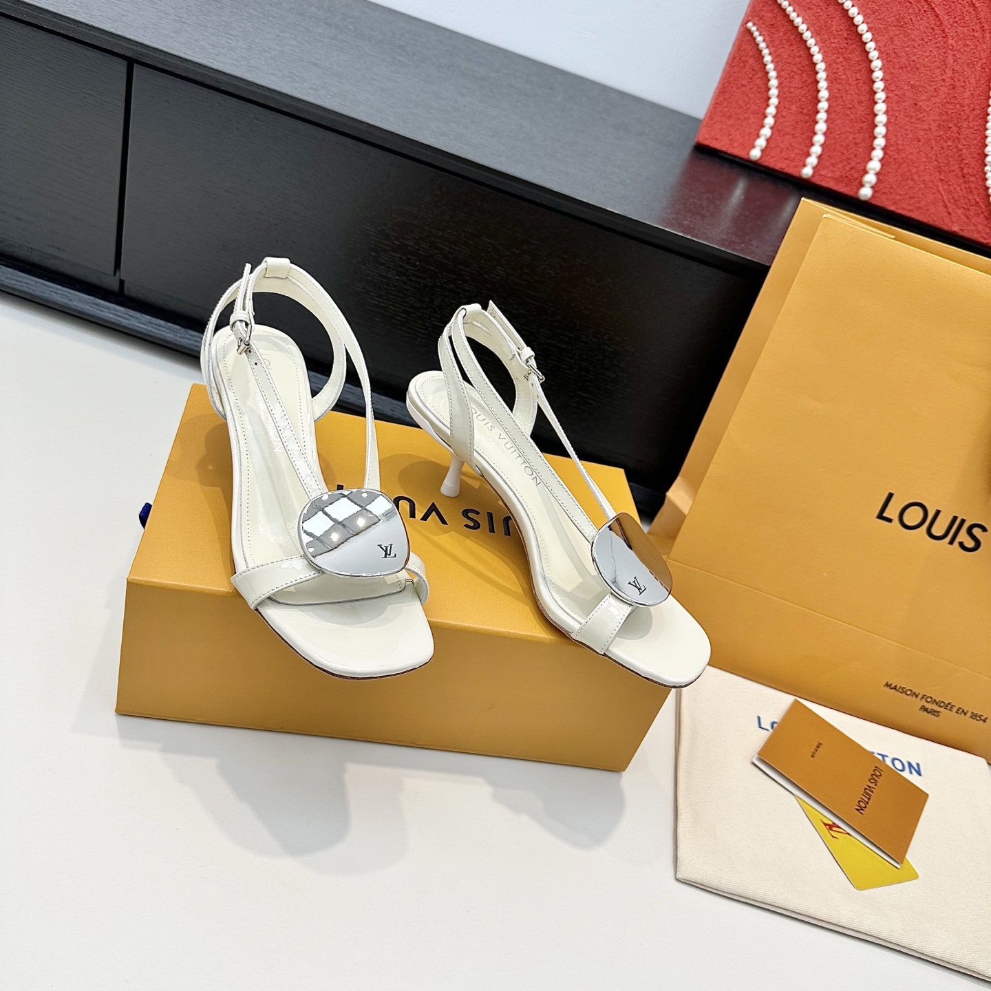 LOUIS VUITTON Metal Round Buckle Kitten Heel Sandals Relaxed Luxurious - Top Version