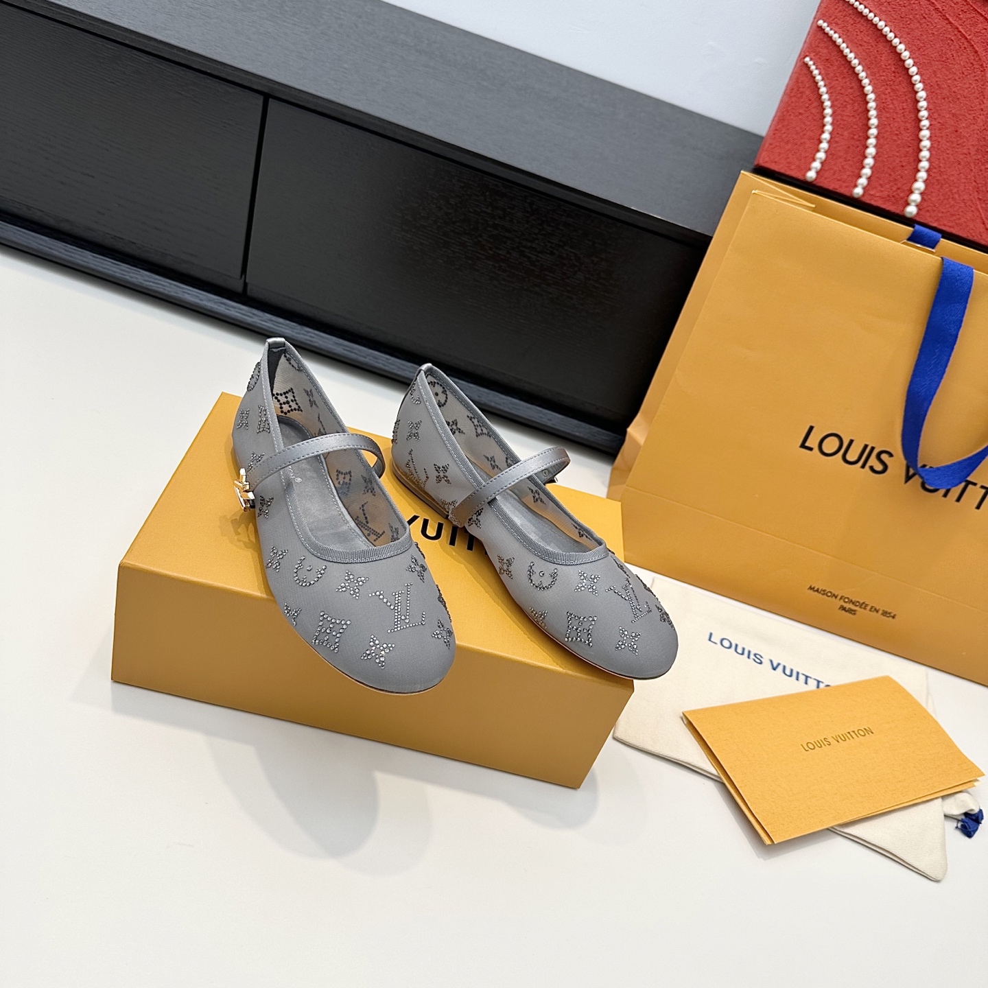 LOUIS VUITTON Mary Jane shoes - simple and elegant - premium version