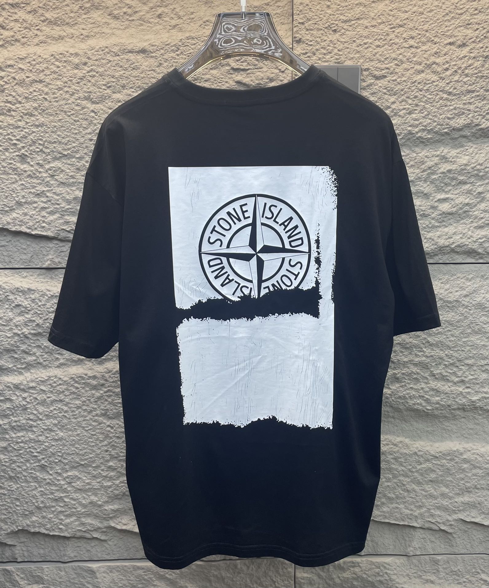스톤아일랜드 크랙 패턴 로고 반팔 티셔츠 상세 이미지 2