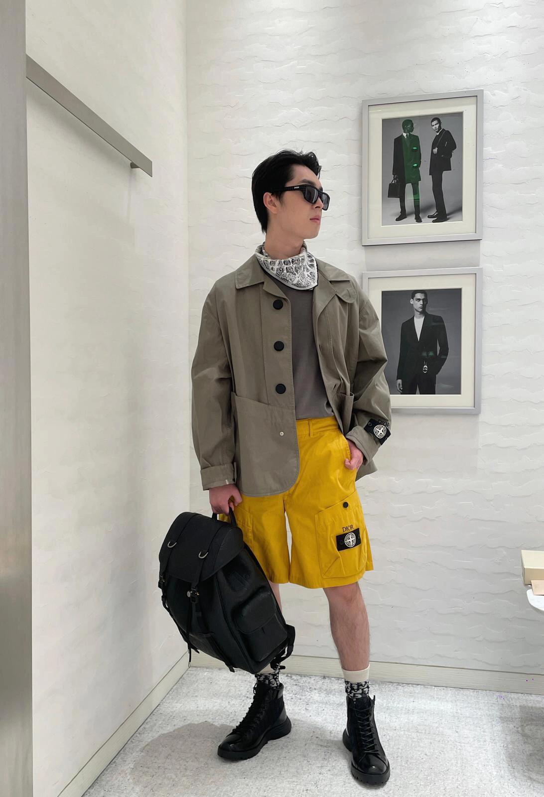 스톤아일랜드 코튼 혼방 자수 로고 반바지 51302 이미지 3