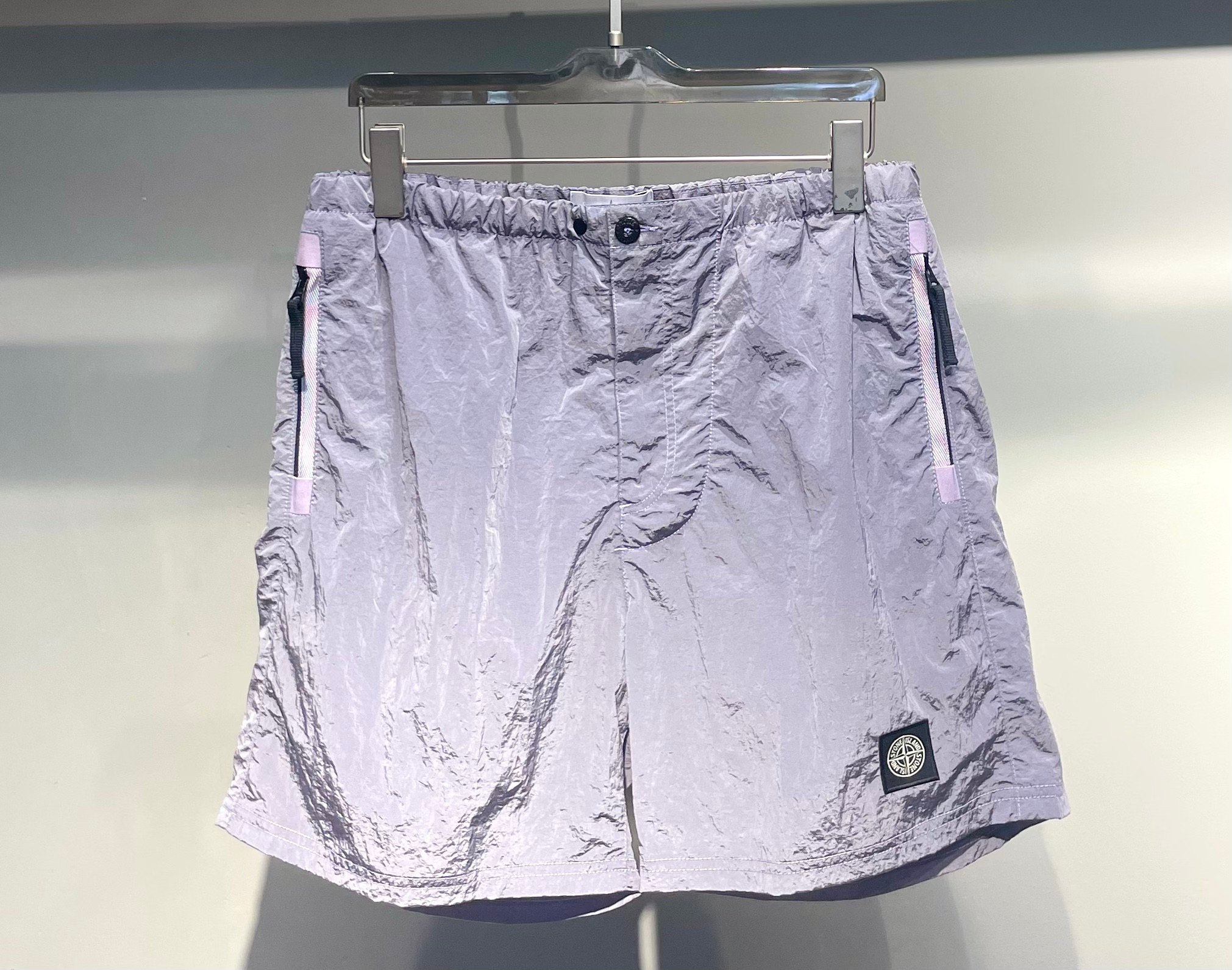 스톤아일랜드 메탈릭 나일론 남성 반바지 51353 이미지 2