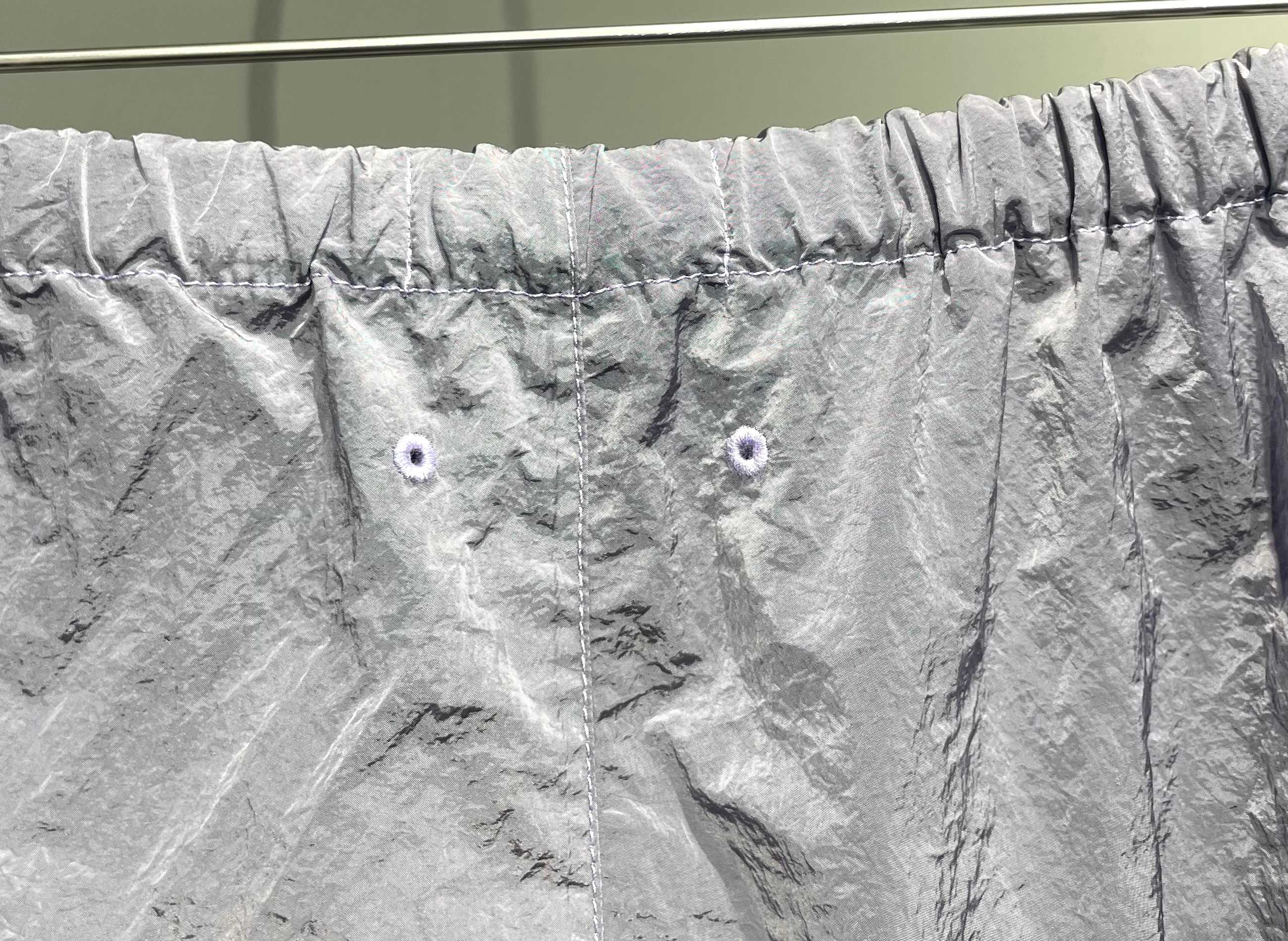 스톤아일랜드 메탈릭 나일론 남성 반바지 51353 이미지 8