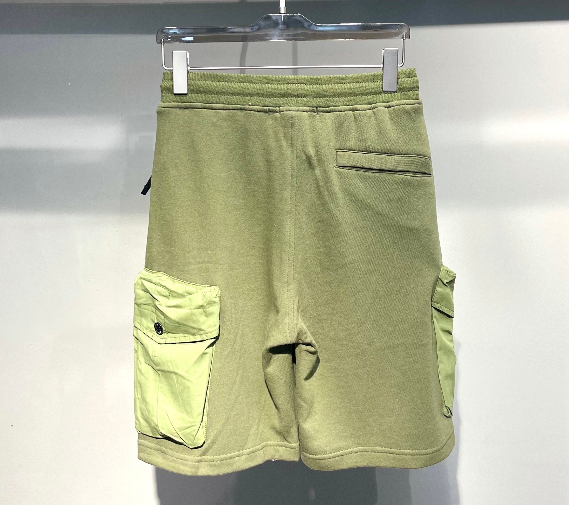 스톤아일랜드 남성 반바지 25SS 51332 Stone Island Shorts 이미지 2