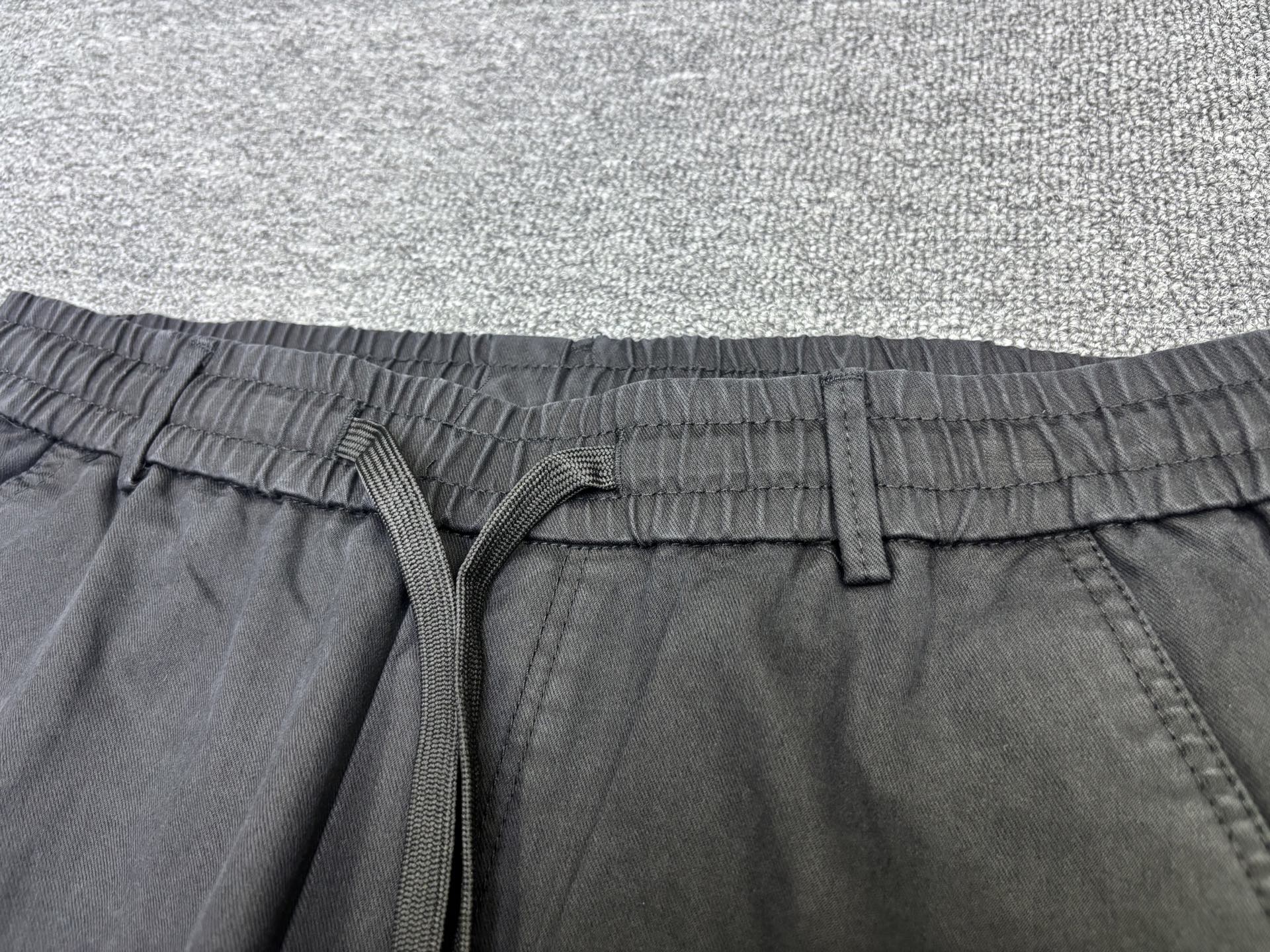 스톤아일랜드 멀티 포켓 엘라스틱 허리 카고 바지 51043 이미지 7