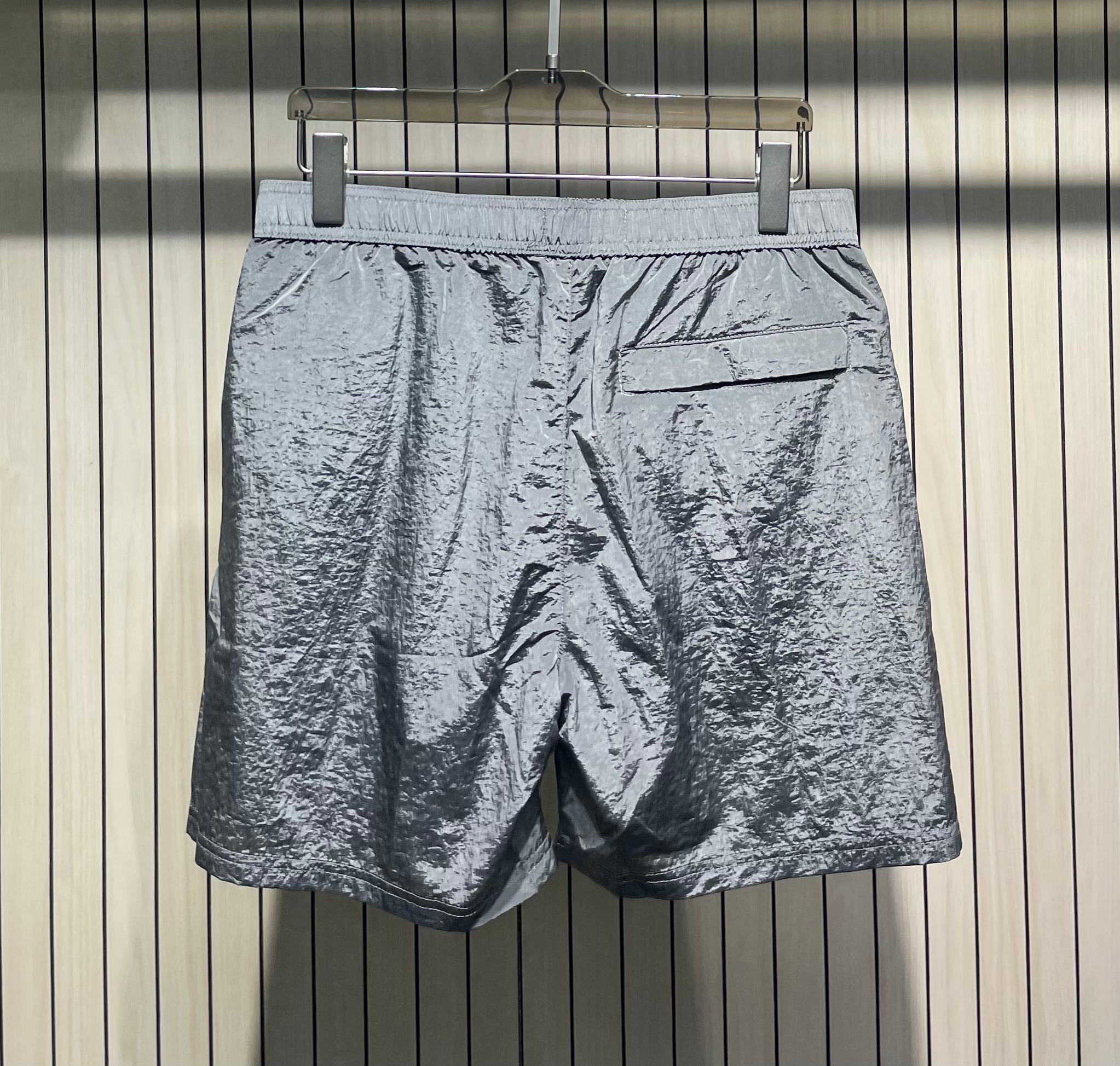 스톤아일랜드 경량 메탈릭 나일론 허리밴드 반바지 상세 이미지 3