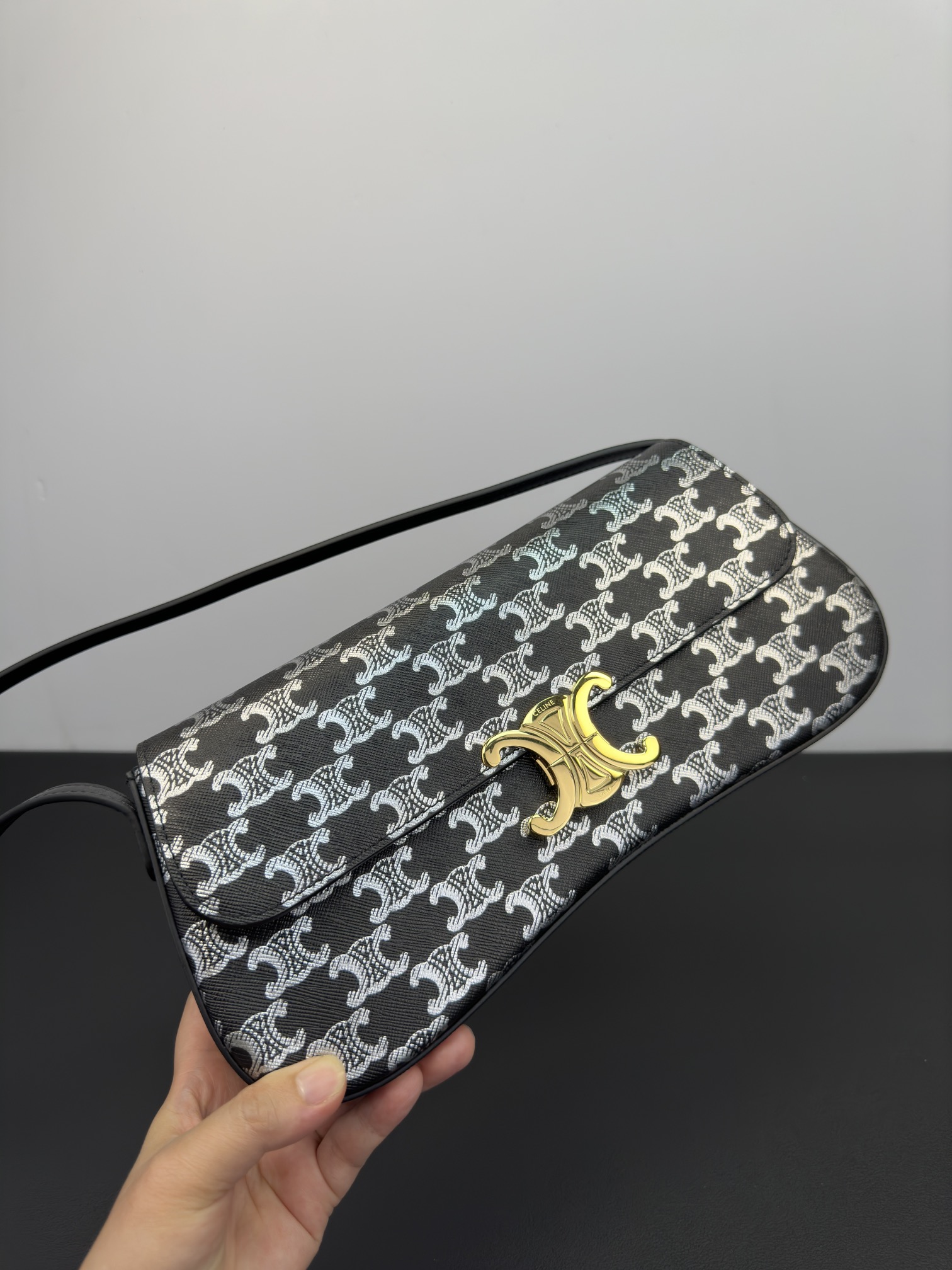 Celine [With full set of packaging] Excellent goods, genuine quality goods, the quality can be compared casually, new products are launched on LO