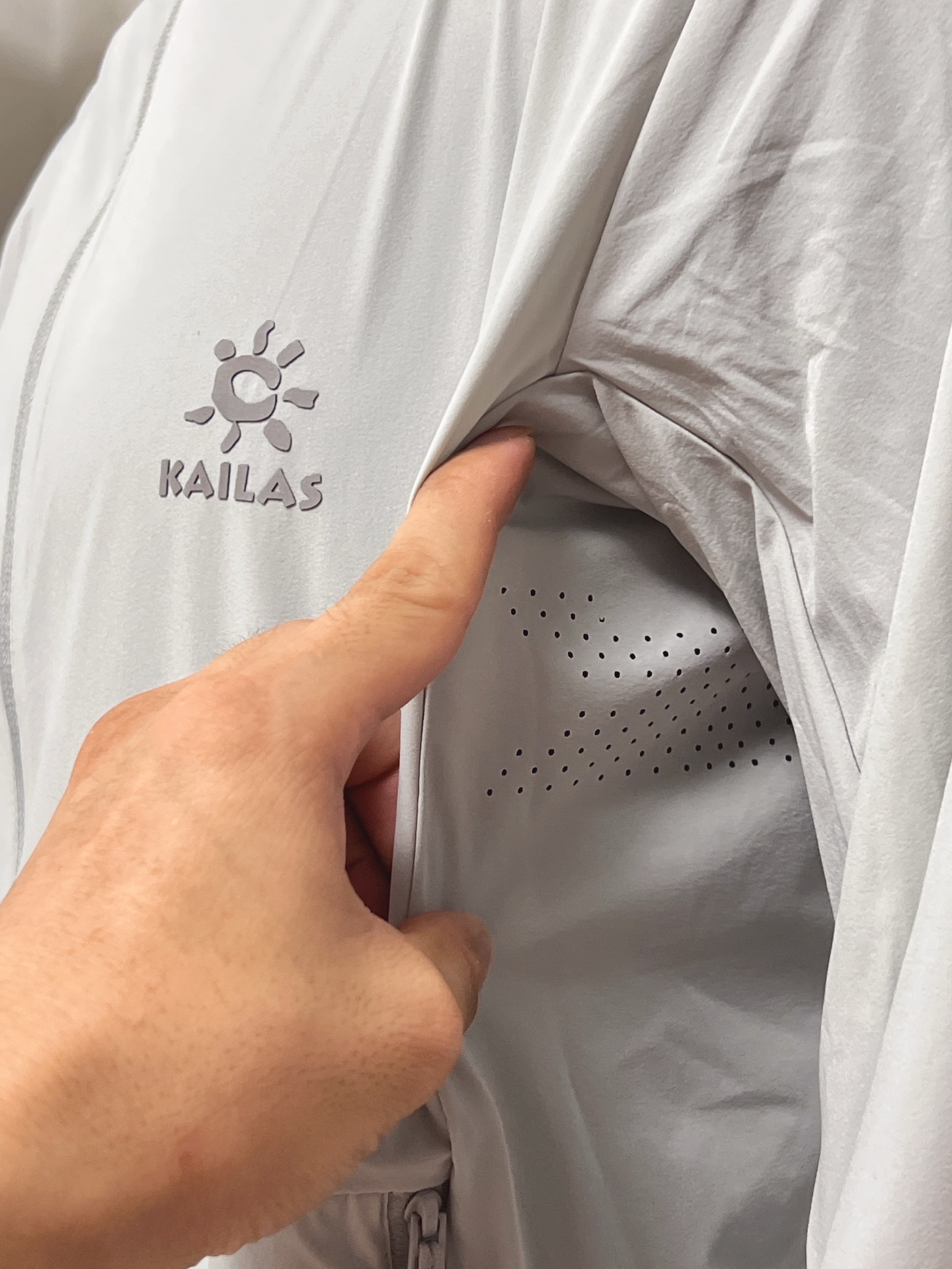 Kailas Lightweight Windproof Sun Protective Jacket for Men and Women 8 i1747925852521 9207 0 7
