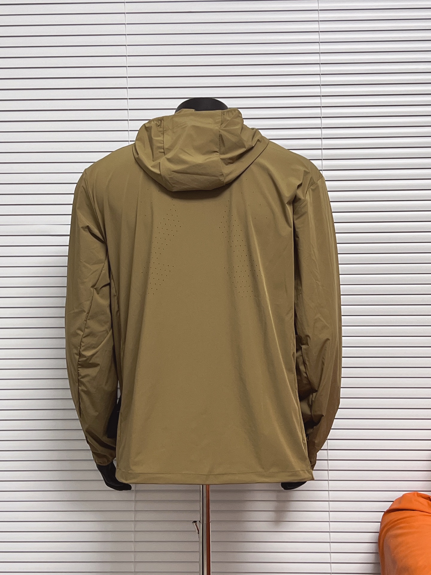 Kailas Lightweight Windbreaker: UPF 40+, Breathable, Quick-Dry, Hiking Jacket 2 i1747925863179 44 0 1