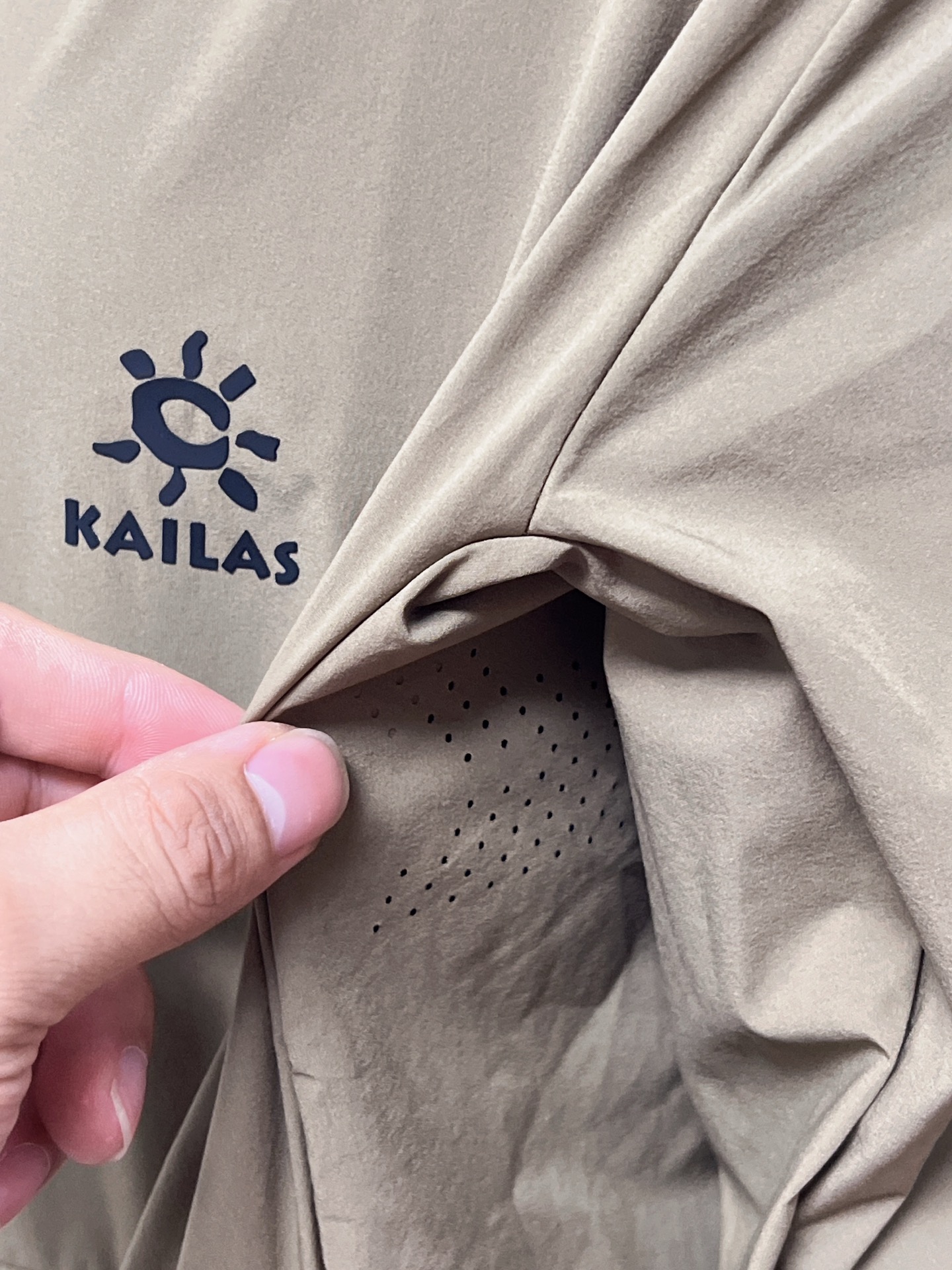 Kailas Lightweight Windbreaker: UPF 40+, Breathable, Quick-Dry, Hiking Jacket 8 i1747925864594 4722 0 7