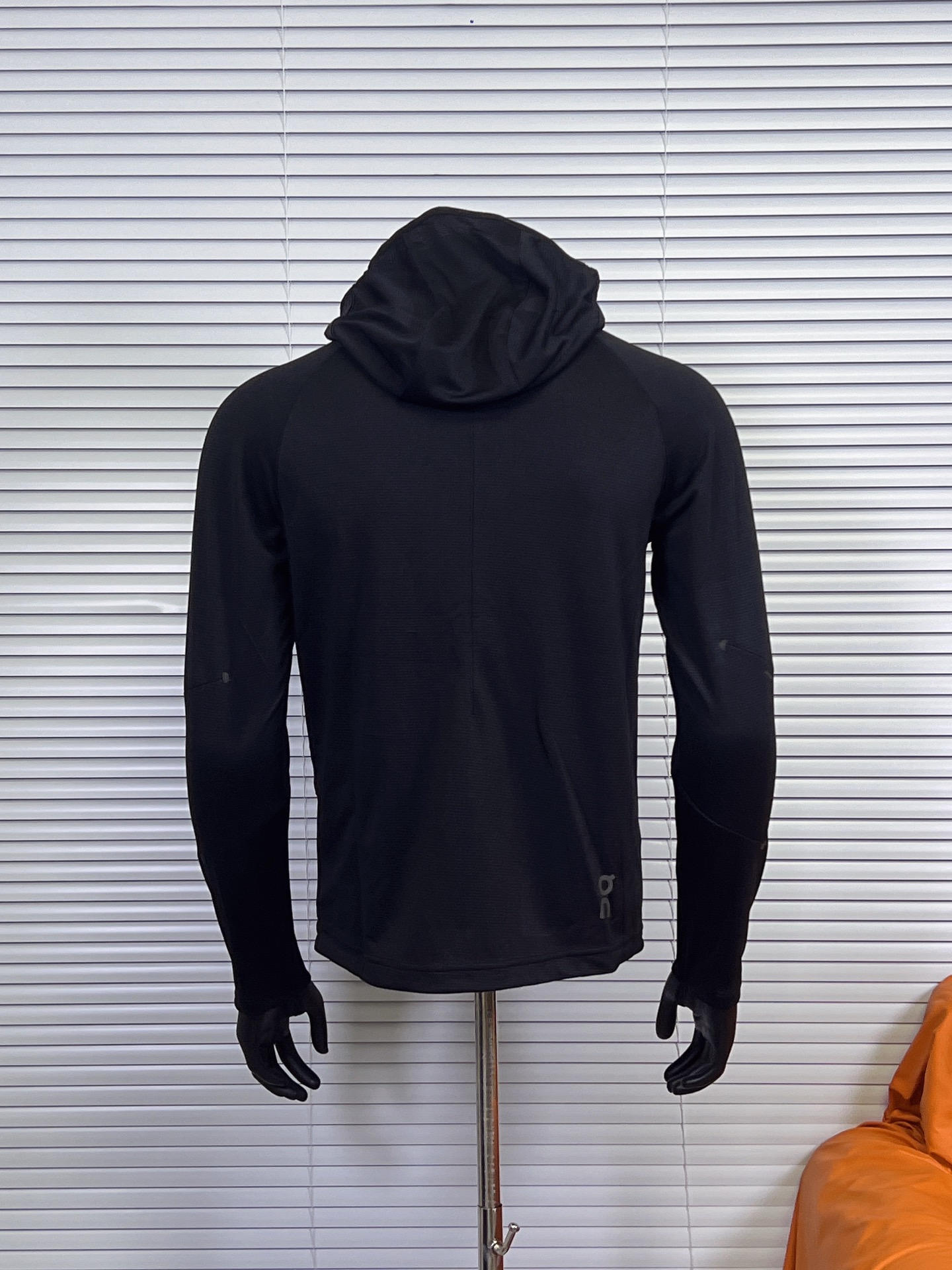 On昂跑2025夏季轻量连帽速干防晒衣外套舒适男女同款户外跑步训练透气夹克防晒衣皮肤衣外套-Chinese UA Cheap High Quatity Brand Clothes Bags handbags Sneakers wholesale wholesaler seller from China Factory suppliers Fashion Clothing Shoes best Quality Beautiful Price On昂跑2025夏季轻量连帽速干防晒衣外套舒适男女同款户外跑步训练透气夹克防晒衣皮肤衣外套