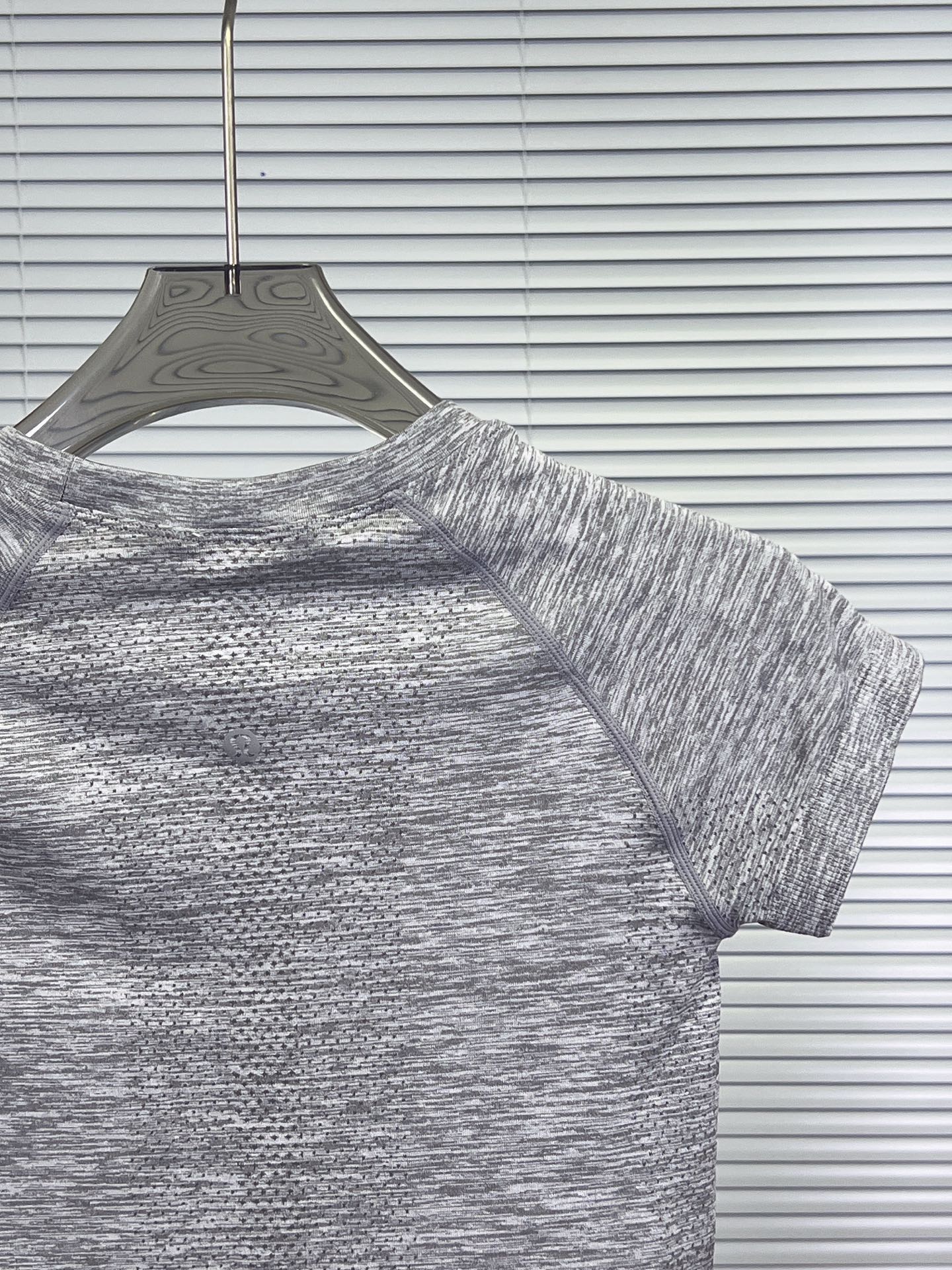 Lululemon丨露露乐檬Swiftly Tech系列运动短袖-Chinese UA Cheap High Quatity Brand Clothes Bags handbags Sneakers wholesale wholesaler seller from China Factory suppliers Fashion Clothing Shoes best Quality Beautiful Price Lululemon丨露露乐檬Swiftly Tech系列运动短袖