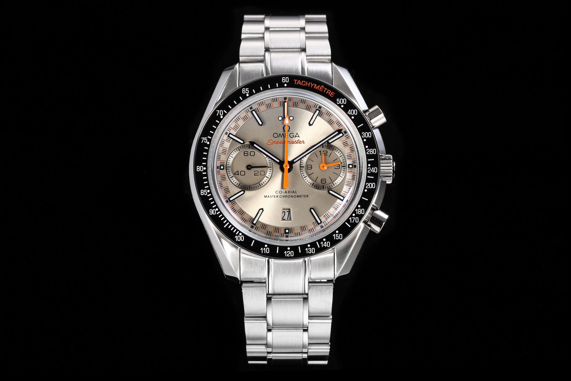 NO:389742,Omega Speedmaster Series Racing Chronograph 44.25mm Master Chronograph Model 329.30.44.51.06.001 In 1957, Omega launched the Speedmaster Series specially designed for racing, which is also known as the 'Racing dials Racing Dals' Grey Panda Dals, two small dials with black rings and a 6 o'clock calendar window are integrated with the dial. Black or orange lacquer hands and black arrow-shaped hour markers are covered with white Super-LumiNova luminous coating. The diameter is 44.25mm. Equipped with the Master Chronograph dual-T movement. The frequency of vibration is 28,800 oscillation per hour. Power reserve is 60 hours. Steel case strap, arcuate double-sided anti-reflection and wear glass.  The perfect racing style makes people intoxicated at first glance, as if you are on the track to experience the passion brought by speed., omega19860909欧米茄超霸系列赛车计时腕表44.25毫米至臻天文台计时表 型号329.30.44.51.06.001 1957年,欧米茄推出专为赛车运动而设计的[Speedmaster超霸系列],这一设计也被称为“Racing dials赛车盘” 灰色熊猫盘,两个贴镶黑色圆环的小表盘以及6点钟位置日历窗口与表盘融合一体.黑色或橙色亮漆指针及黑色箭形小时刻度均覆以白色Super-LumiNova夜光涂层 表径44.25mm 搭载型至臻天文台双T机芯 振频28800每小时振荡次数 动力储存60小时 精钢表壳表带,弧拱形双面防反光抗磨损玻璃 妥妥的赛车风格,看一眼就让人沉醉,仿佛置身在赛道上体验速度带来的激情.,,omega,Watch