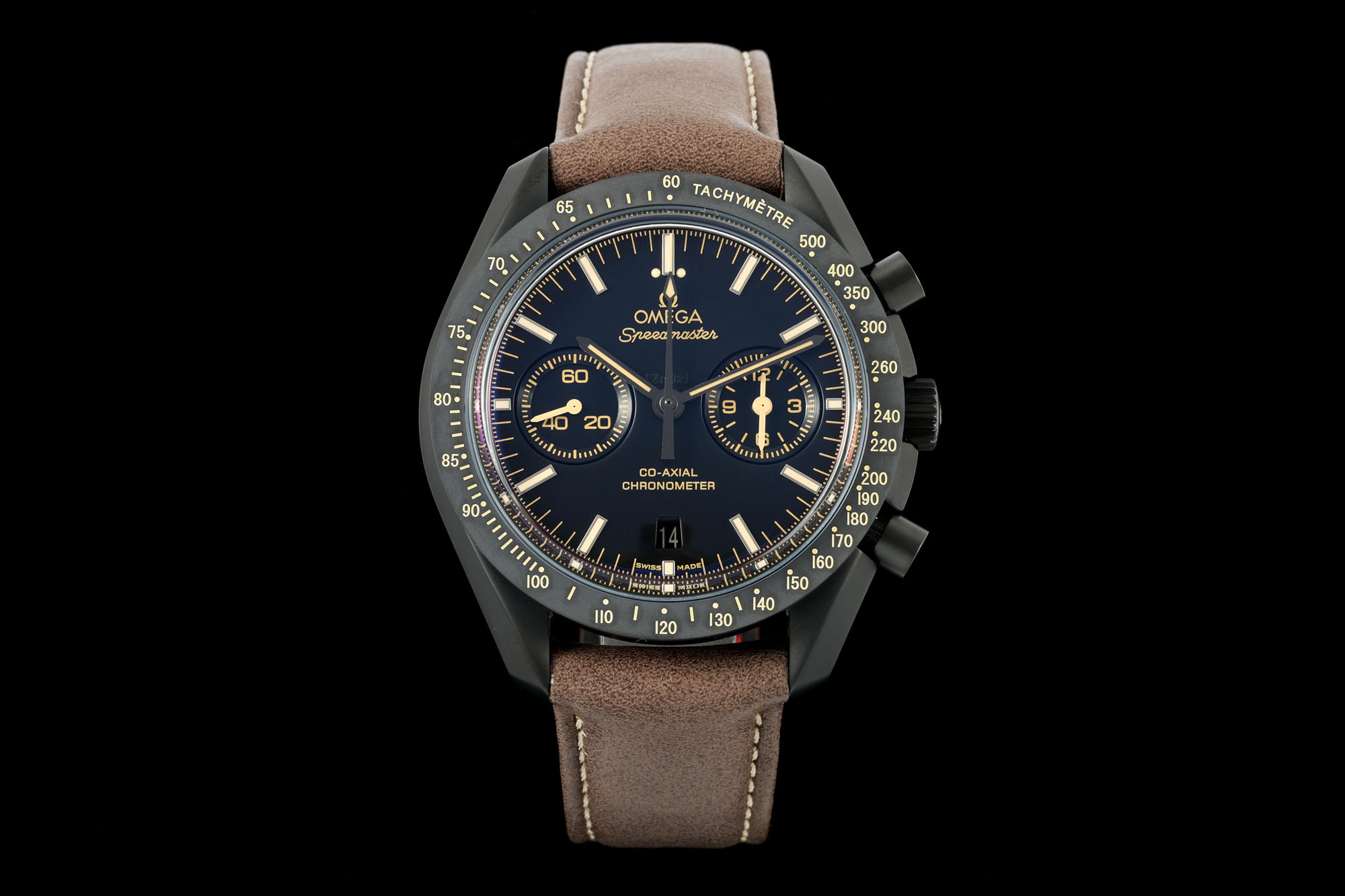 NO:394172,TVS Pioneer Work, Omega Speedmaster series of dark side watches of the moon 311.92.44.51.01.006 44.25mm coaxial chronograph, self-developed self-made movement 3-point discs are [12 hours] and [60 minutes] cumulative chronograph discs. All functions and appearances are made according to the original [1-1]. The movement has double T black balance wheels, automatic winding. The coaxial Master Chronograph movement has a special Arabic style Geneva corrugation. The ring-mouthed ceramic brown luminous coating + super luminous dial. The dial is matte ceramic dial. The small dial at the 3 o'clock and 9 o'clock uses brown lacquer hands. The case is matte black. The strap brown belt. The mirror double pot cover glass mirror. The wear-resistant function date display. The chronograph,,omega19860909TVS先锋之作,欧米茄 超霸系列月之暗面腕表311.92.44.51.01.006 44.25毫米同轴计时表,自主研发自制机芯3点盘为【12小时】和【60分钟】累积计时盘,所有功能及外观均按照原版【1-1】打造, 机芯双T黑摆轮,自动上链 同轴至臻天文台计时机芯,机芯镀铑表面饰有特别的阿拉伯风格日内瓦波纹 圈口磨砂陶瓷褐色夜光涂层+超强夜光 表盘哑光陶瓷表盘,3点及9点位置小盘则采用褐色亮漆指针 表壳磨砂黑色 表带褐色皮带 镜面双锅盖玻璃镜面 耐磨损 功能日期显示 计时,,omega,Watch