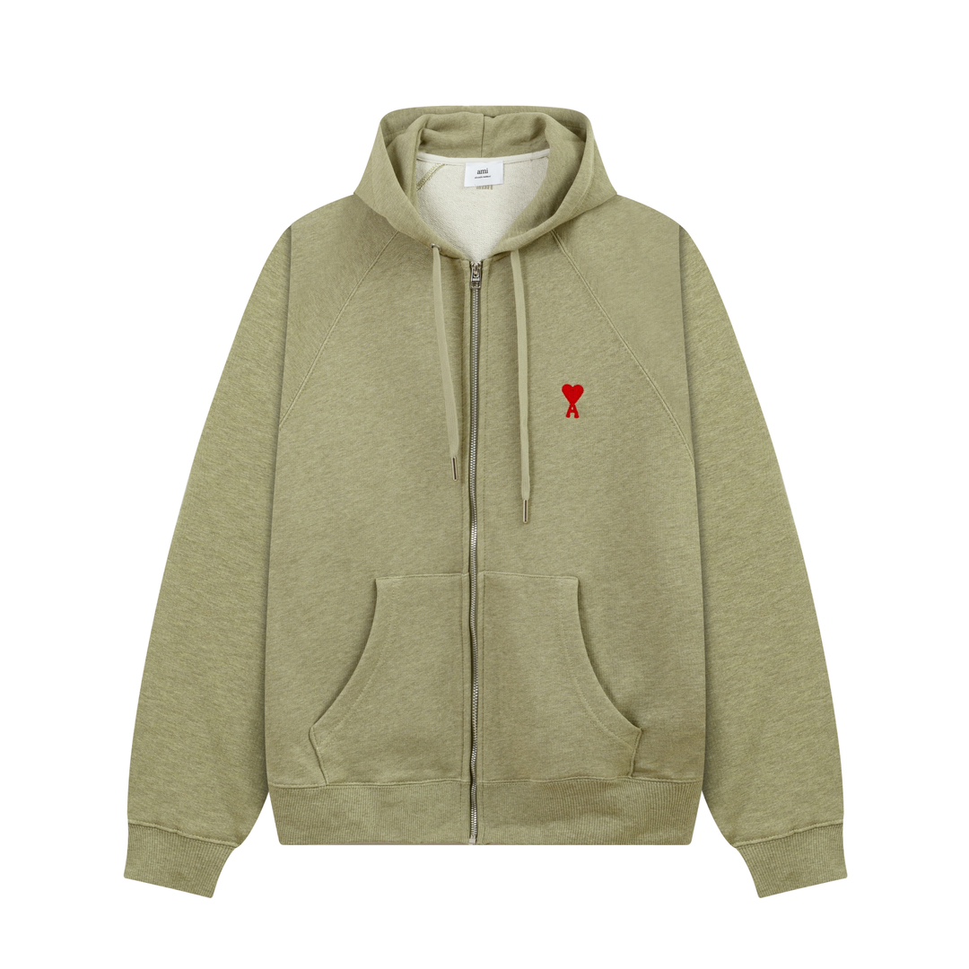 New Colored Heart-In-Home Hats and Clothes for AMI Paris 2024 Collection - 图片 2