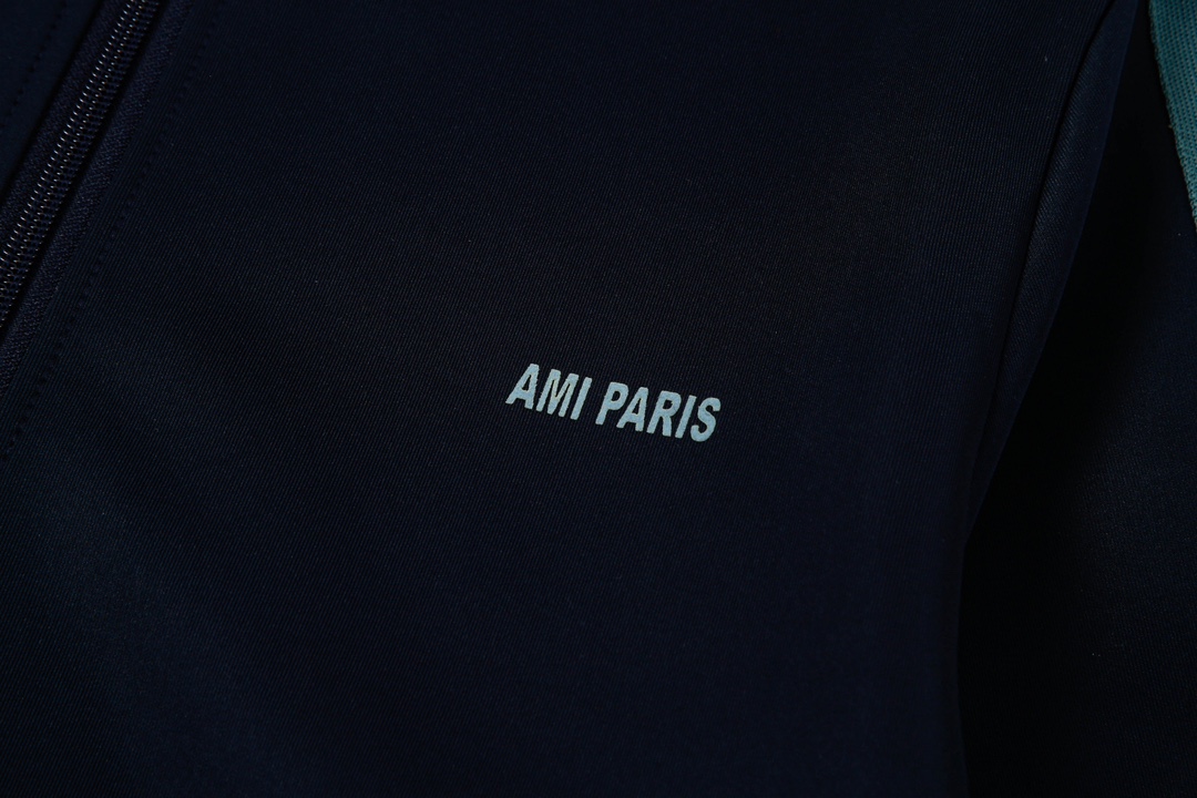 High-End Women’s Suit with Alphabet Stripes: AMI Paris Recreational Zipper Suit Summary - 图片 6