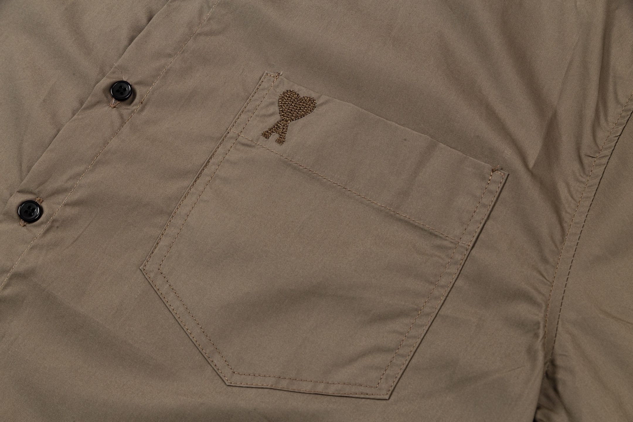 “AMI Paris Classic ADC Carnal Embroidery Logo T-Shirt in 180g Pure Fabric” - 图片 7