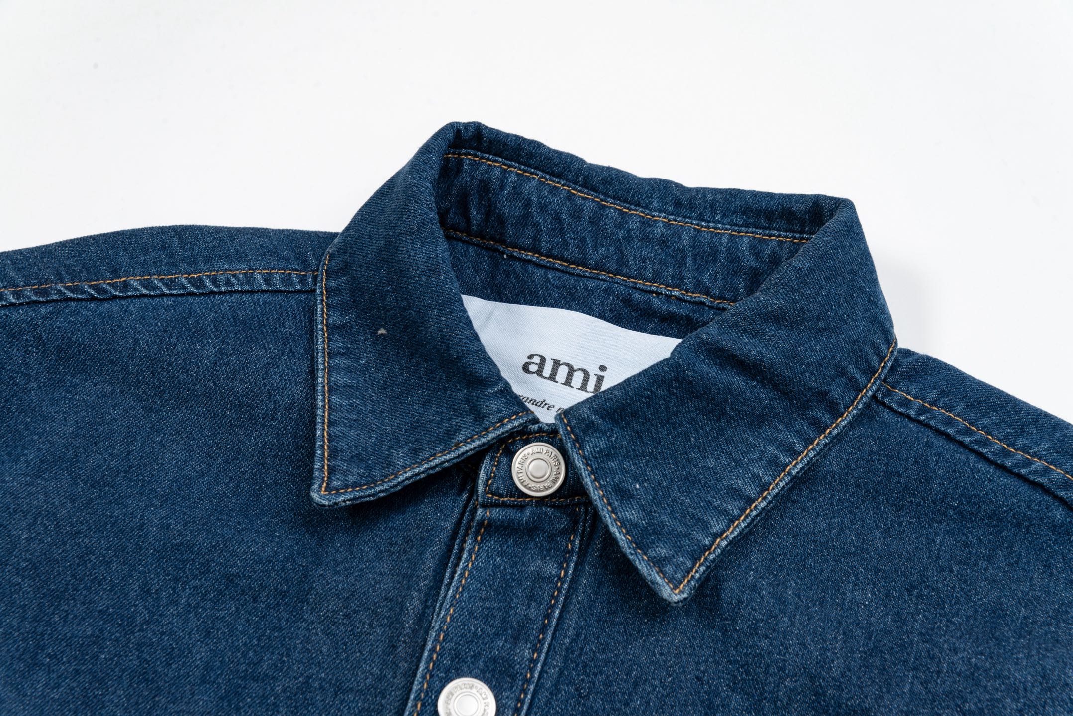 “AMI PARIS Fall 25 New Designer Women’s Clothes Collection in Retro Style” - 图片 6