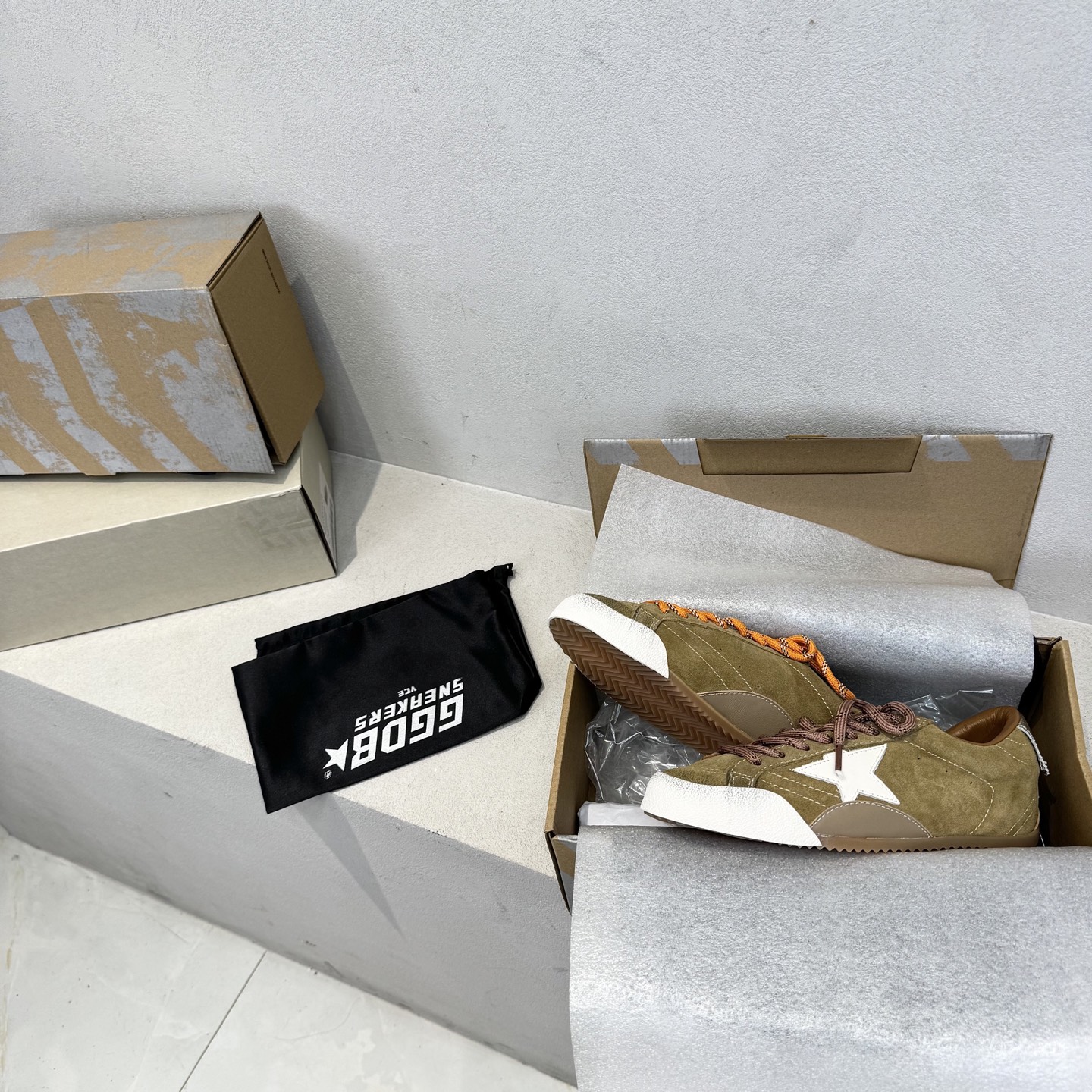 골든구스 스니커즈 Golden Goose 15894