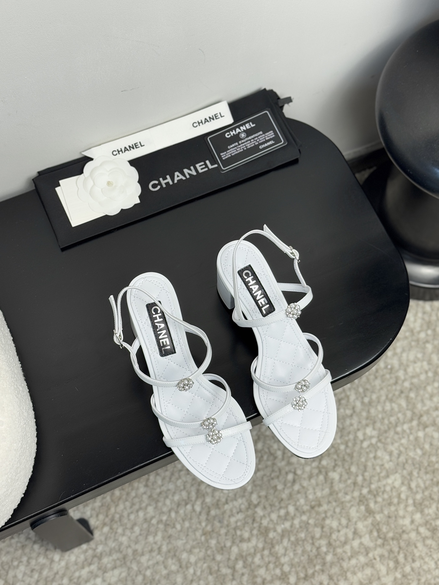 NO:385744,【CHANEL 25P Camellia Sandals｜New Romantic Aesthetic Awakening】Collection Workshop Key Unsealed | Replicating the 19th Generation Undisclosed Manuscript Prototype Crystal Flower Core Camellia Embroidery × Sheepskin Cloud Floss Lining｜Real leather outsole tempers bare foot-level flexible touch Semi-hollow Mary Jane Lace Design｜Hidden arch micro dome mechanics system, fast steps like the wind and still like clouds suspended, wear dimension fission, match first love white gauze skirt = Paris Montaigne high-end salon girl with deconstructed denim skirt = Nice Costa Azure Art Exhibition Muse The upper is engraved diamond-shaped dark patterns｜Watch awakening the genes of the century-old handicraft workshop in Kangpeng Street 35-39 mm foot conditioning｜40-code exclusive workshop high-end channel (customized versions are not returned or exchanged without quality issues), high heel sandals, chanel, sandals, mary jane, high  heels skirts sheepskin Leather soles19860909【CHANEL 25P山茶花凉鞋｜新浪漫主义美学觉醒】 典藏工坊密钥解封｜复刻19代未公开手稿原型 水晶花芯山茶花刺绣×羊皮云絮内衬｜真皮大底淬炼裸足级柔韧触感  半镂空玛丽珍系带设计｜暗藏足弓微穹顶力学系统,疾步如风仍似云端悬浮  穿搭次元裂变 搭初恋白纱裙=巴黎蒙田大道高定沙龙少女  配解构牛仔裙=尼斯蔚蓝海岸艺术展缪斯  鞋面镌刻菱格暗纹｜步履间唤醒康朋街百年手工坊基因  35-39码毫米级足态校准｜40码专属工坊高定通道（订制款非质量问题不退换）,高跟鞋凉鞋,chanel,sandals,mary jane,high heels,skirts,sheepskin,Leather soles,Women's Shoes