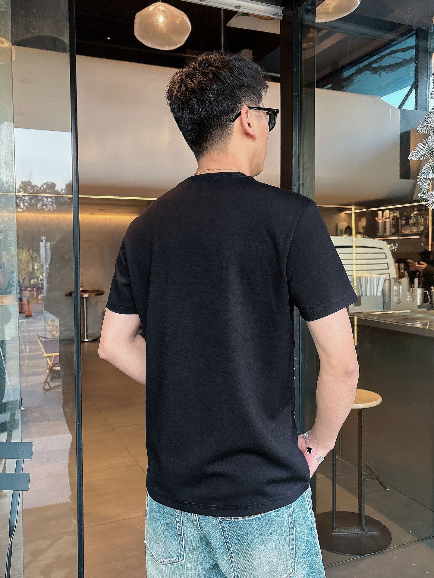 LP#  2025春夏新款首发专柜最新款短袖圆领T恤 高端订制 设计前卫时尚！品牌logo重工艺设计 高