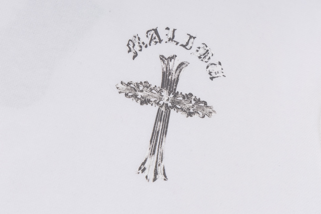 供货价:65💰新品卫衣发布会♻️纯棉毛圈设计,300克足重量,贸易出口货,原包装吊牌（另有38💴华棉版本340克推荐入手）可以随意来图订制 支持一件代发 批发 等  
克罗心经典款全棉加厚320g休闲圆领套头卫衣
全套包装 高品质
卫衣采用320g多支纱线纺织工艺 手感厚实
全棉面料 透气舒适 顶级质感
颜色：图示颜色
尺码：M L XL
 胸围 肩宽 袖长 衣长
M 62 63.5 53 70
L 64 65.5 54.5 72
XL 66 67.5 56 74
尺码 建议身高 建议体重
M 160cm-170cm 50kg-65kg
L 170cm-180cm 65k g-85kg
XL 180cm-195cm 85kg-115kg