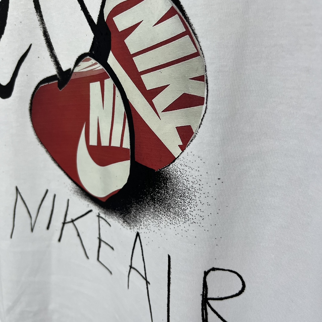 【运动潮牌】 💰48包邮 得物同步 耐克nike夏季新款高克重双纱，时尚港风圆领印花休闲短袖T恤衫，男女同款上衣 颜色黑色 码数 S-4XL