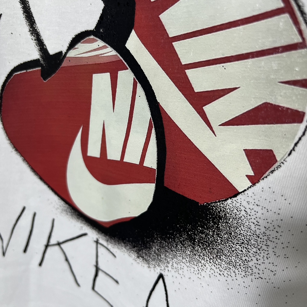 【运动潮牌】 💰48包邮 得物同步 耐克nike夏季新款高克重双纱，时尚港风圆领印花休闲短袖T恤衫，男女同款上衣 颜色黑色 码数 S-4XL